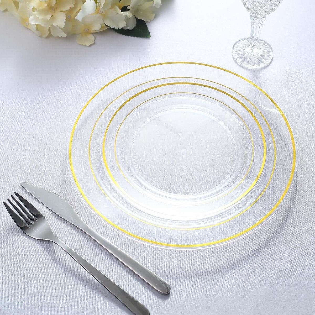 10-Pack Plastic Dessert Plates Clear with Très Chic Gold Rim - Disposable Plates for Parties 8"