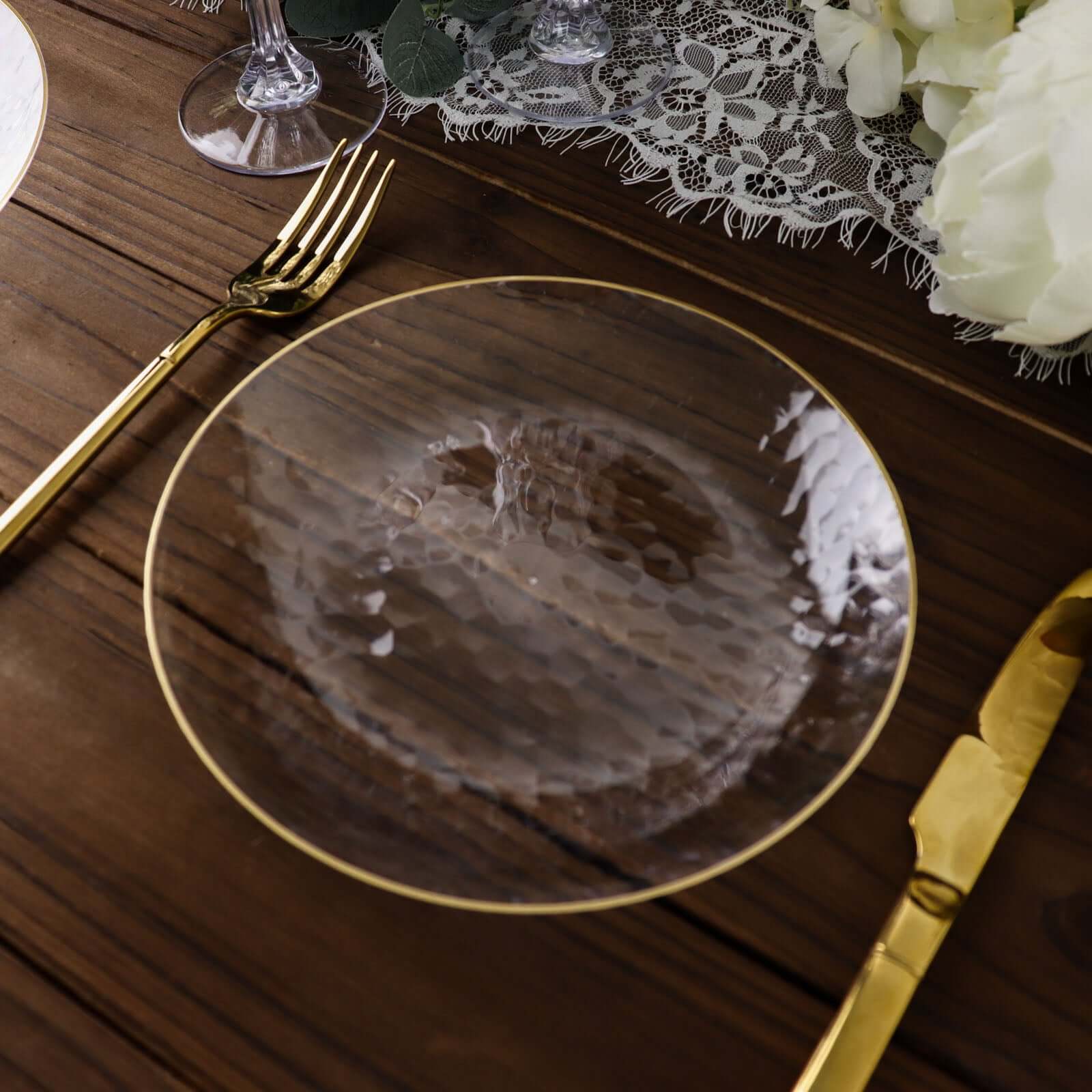 10-Pack Plastic 7" Round Dessert Appetizer Plates in Clear Hammered Design with Gold Rim - Modern Disposable Salad Plates