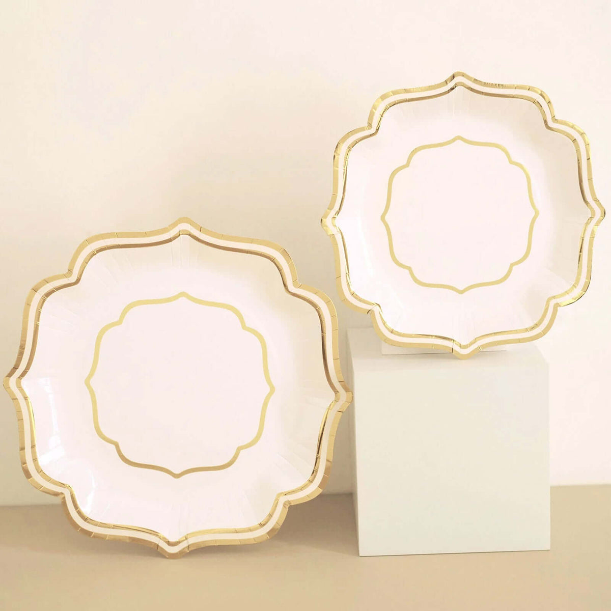 25-Pack Paper Dessert Plates in White with Gold Scallop Rim - Disposable 300GSM Appetizer Salad Plates for Classy Banquets & Celebrations 8"