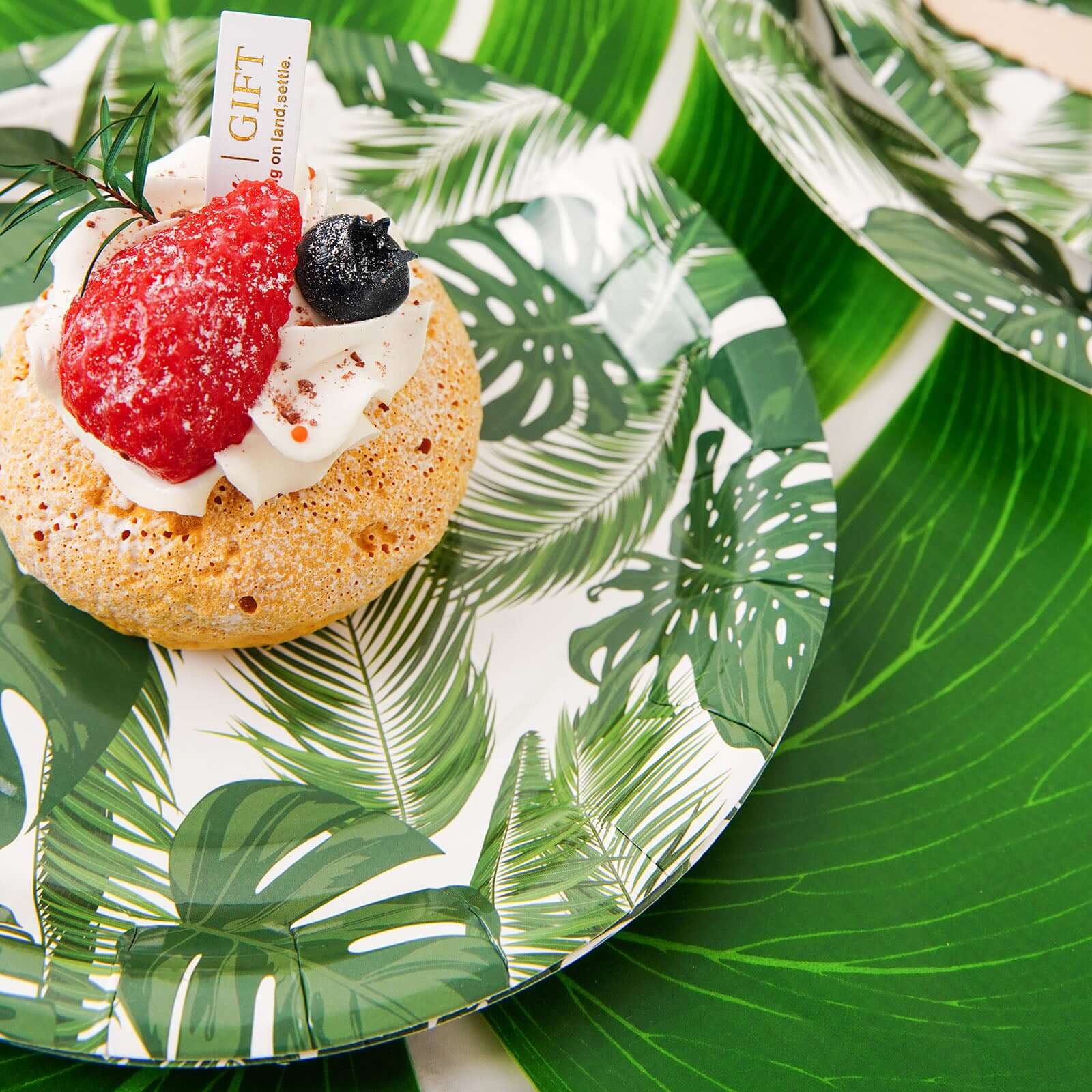 25-Pack Paper 7" Round Dessert Plates in White with Tropical Palm Leaf Design - Disposable 300GSM Appetizer Salad Plates for Boho Chic & Jungle Themed Events
