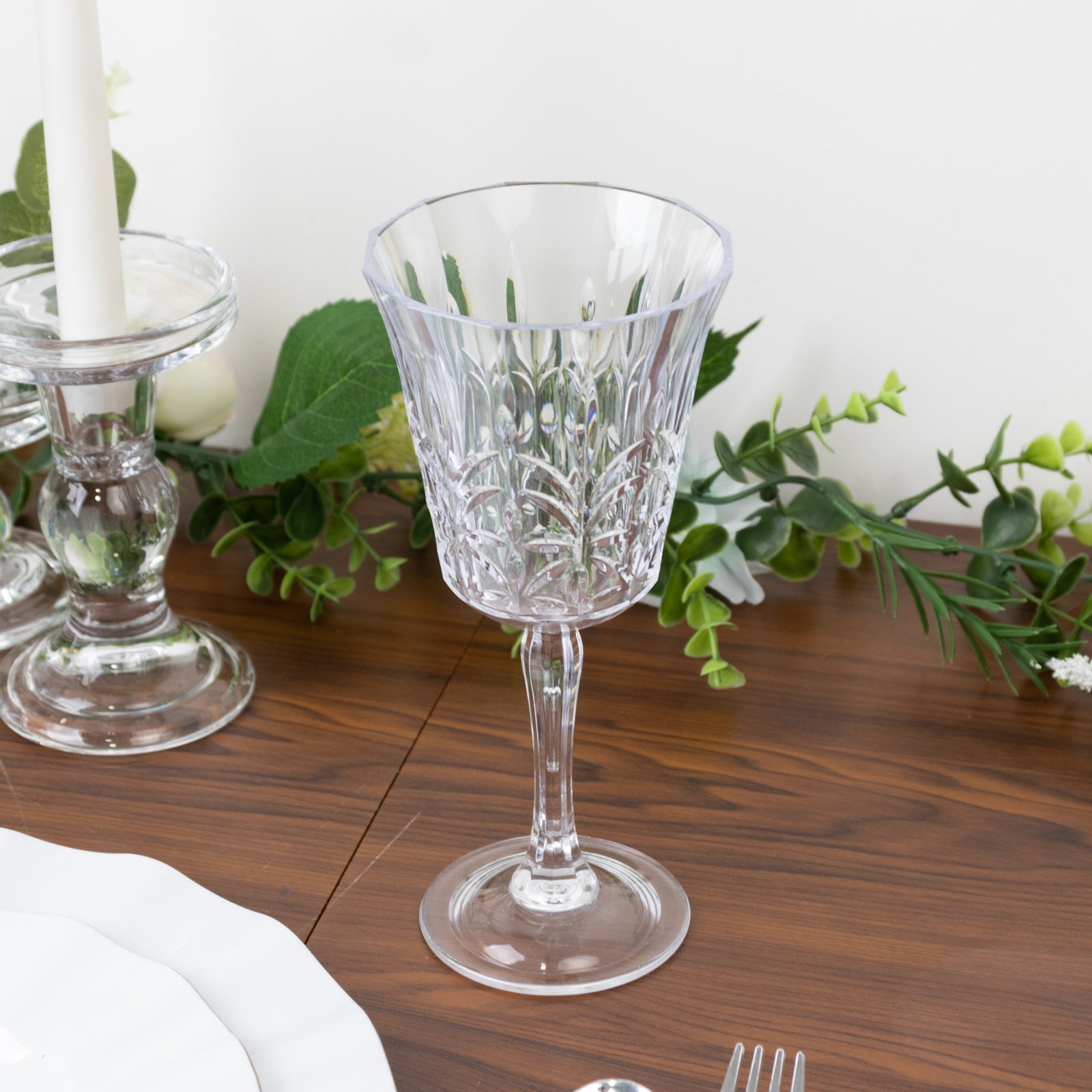 6 Pack Shatterproof Plastic Cocktail Glasses Clear with Embossed Leaf Pattern, 10oz Reusable Wine Glasses - 8"
