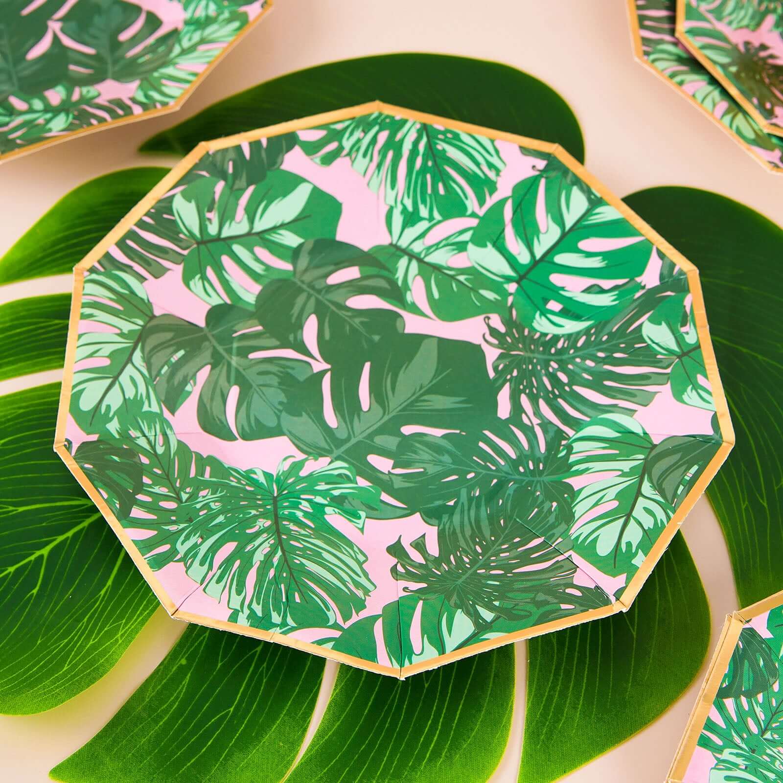 25-Pack Paper 9" Decagon Dinner Plates in Pink with Green Tropical Palm Leaves & Gold Rim - Disposable Geometric Party Plates for Luau & Summer Gatherings