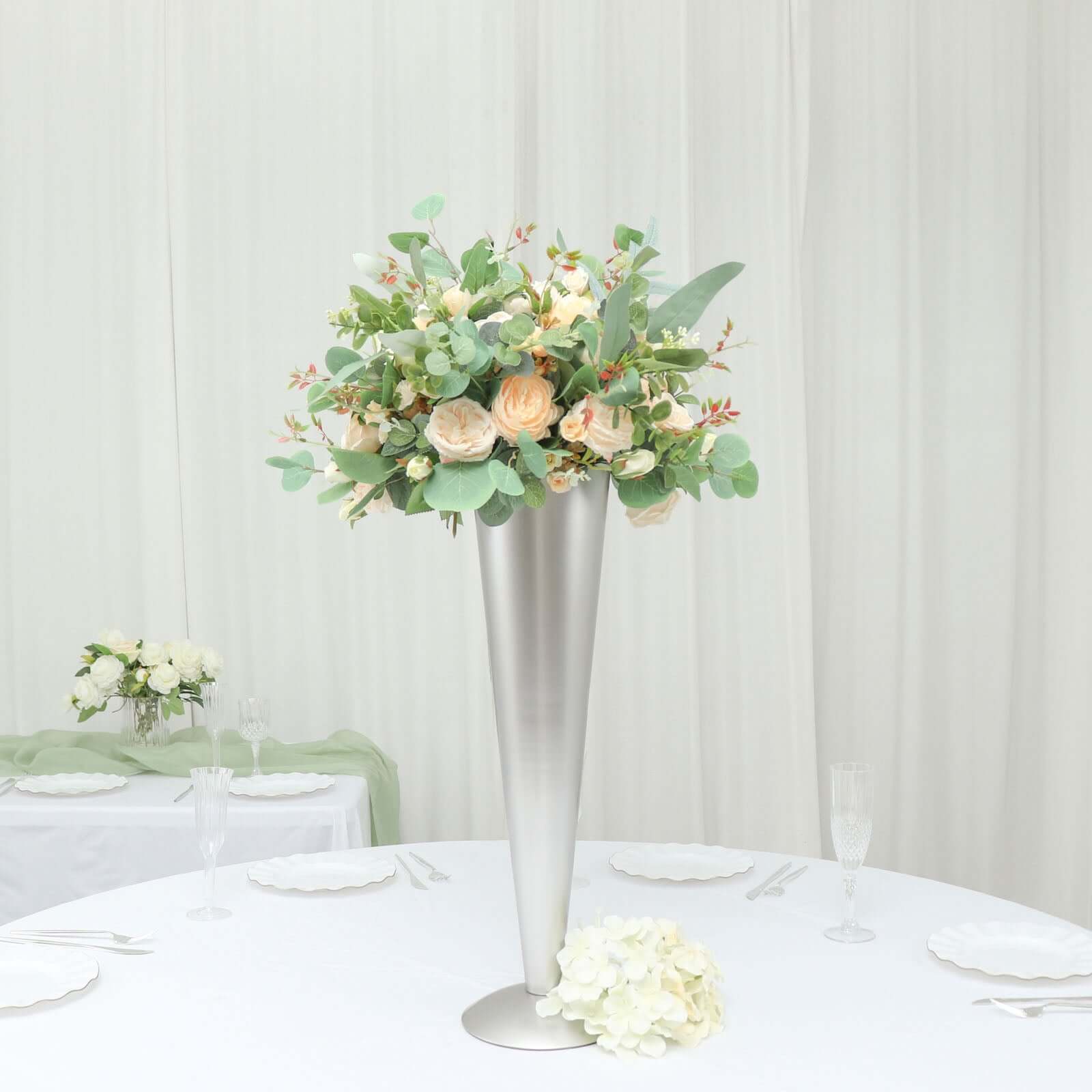 Metal Trumpet Vase Brushed Silver - Durable Design for Stylish Wedding Decor 28"