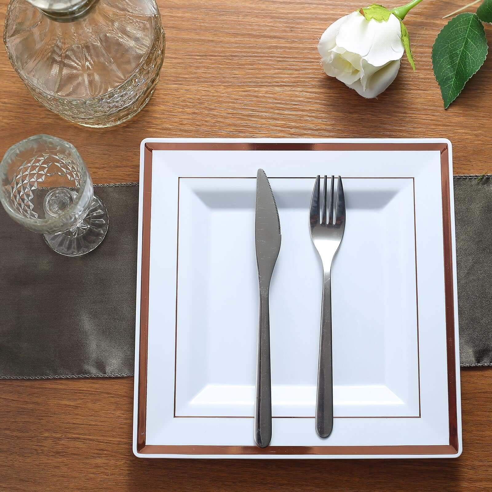 10-Pack Plastic Dinner Plates White Square with Rose Gold Trim - Lightweight Disposable Plates for Events 10"