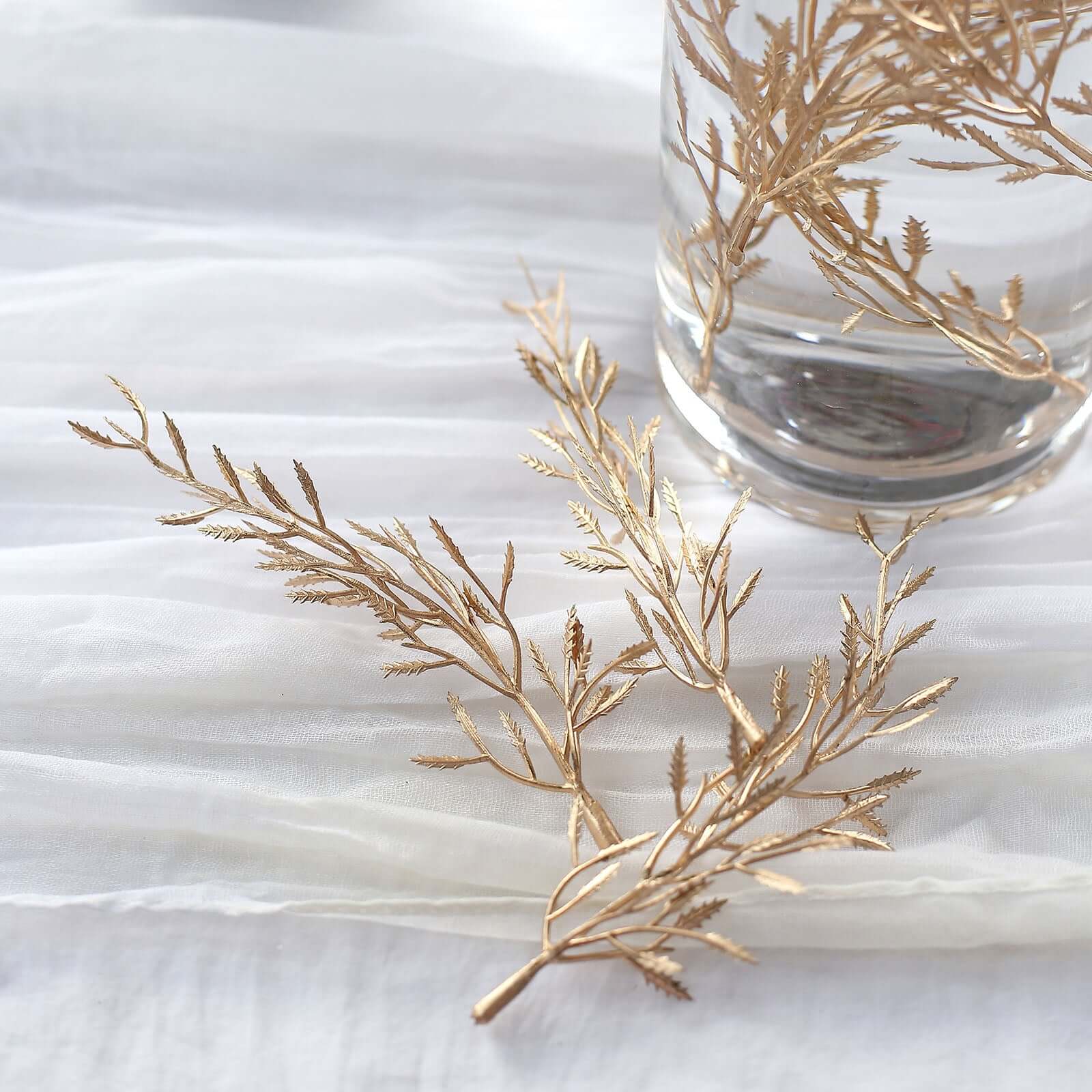 25-Pack Artificial Fern Leaf Branch Stems Metallic Gold - Versatile Faux Stems for Floral Bouquets Vase Displays & Event Decor 6"