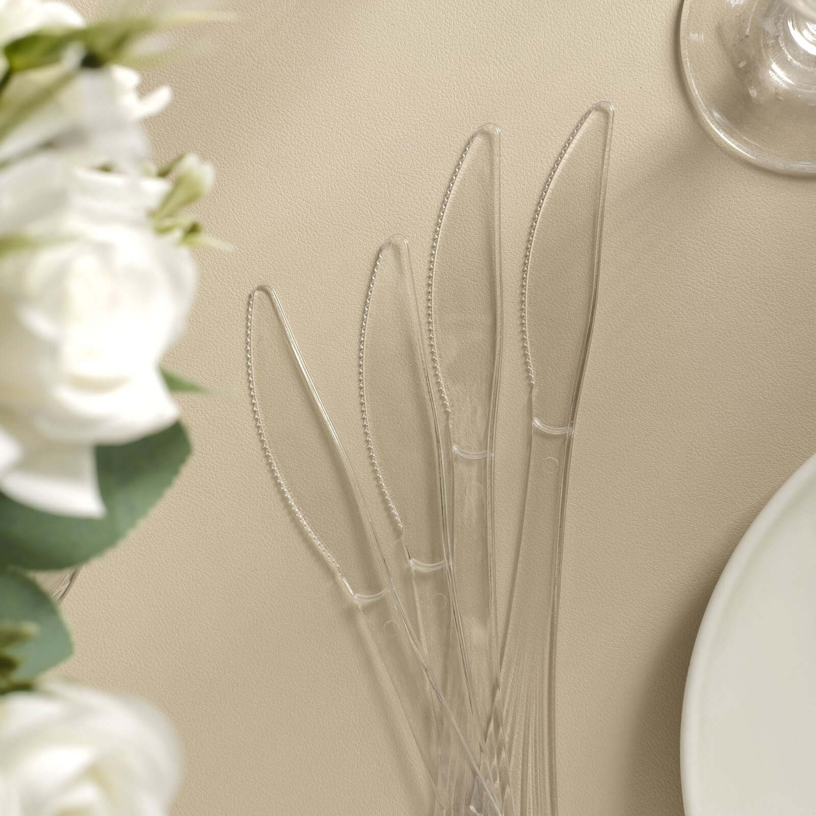 25-Pack Plastic Knives Clear Heavy Duty with Fluted Handles - Durable Disposable Utensils 7"