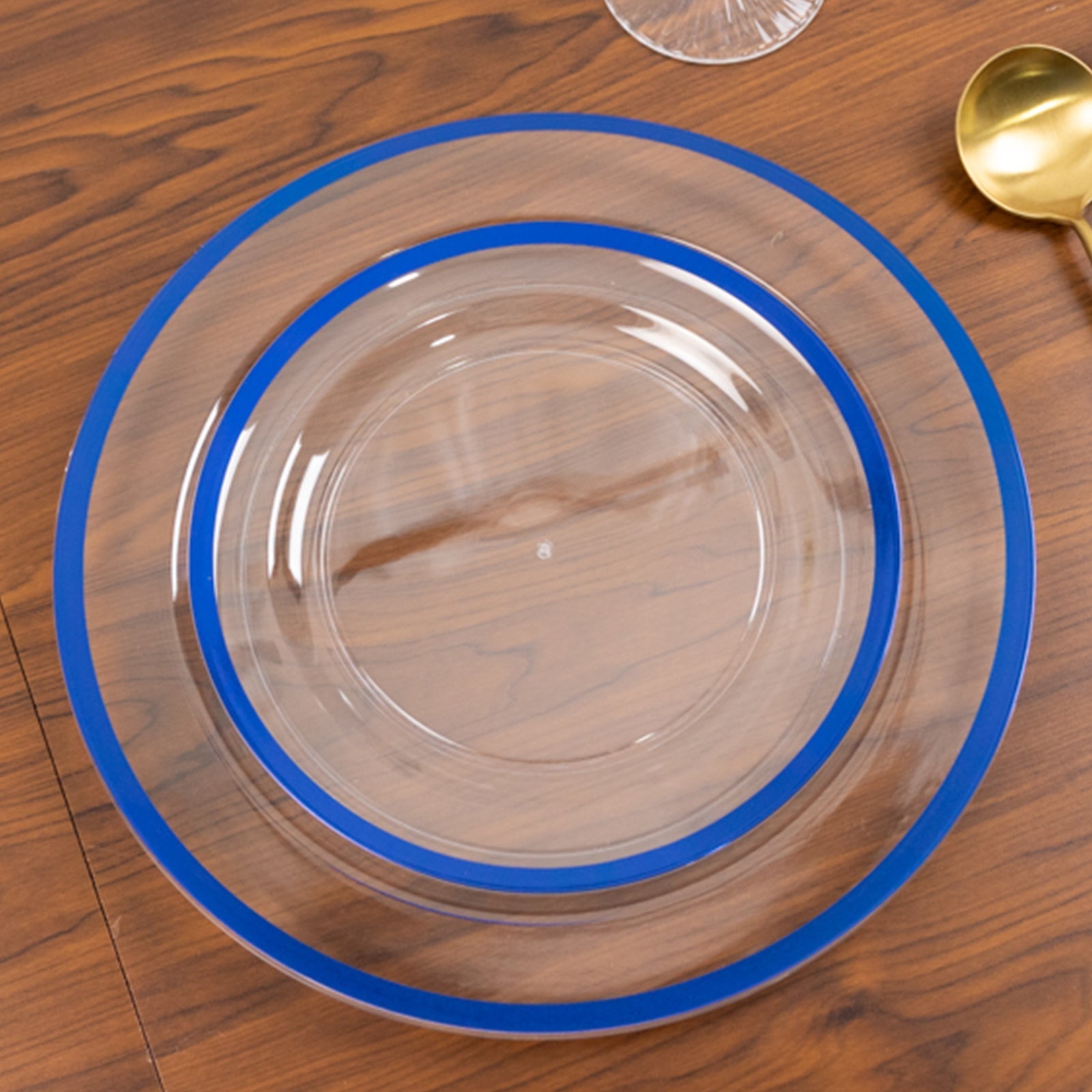 10-Pack Plastic 7" Round Appetizer Plates in Clear with Blue Rim - Sleek Disposable Salad Plates for Banquets & Special Occasions