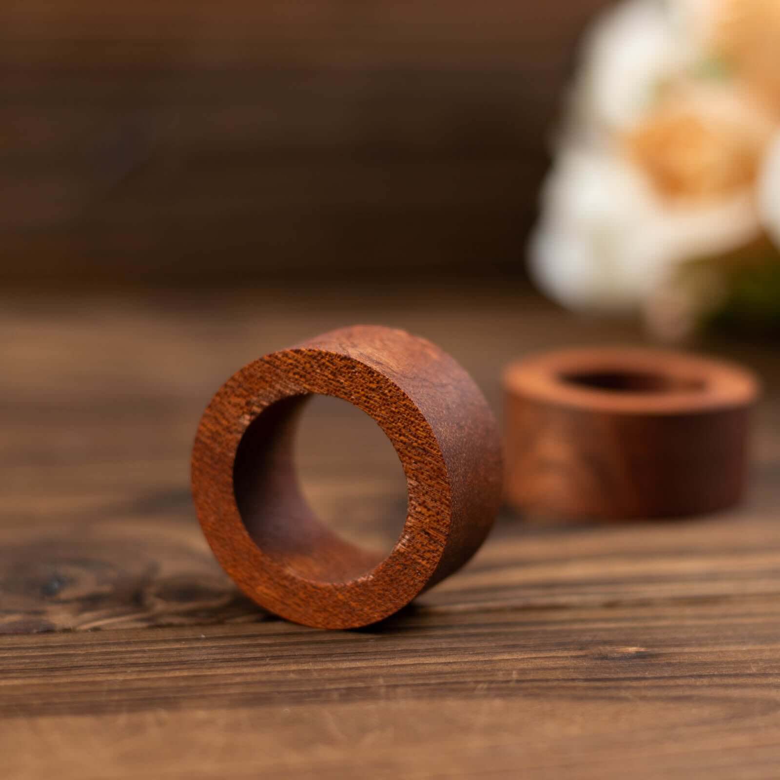 4 Pack 1.75" Cinnamon Brown Rustic Hardwood Farmhouse Napkin Rings, Boho Napkin Holder Wood Slices