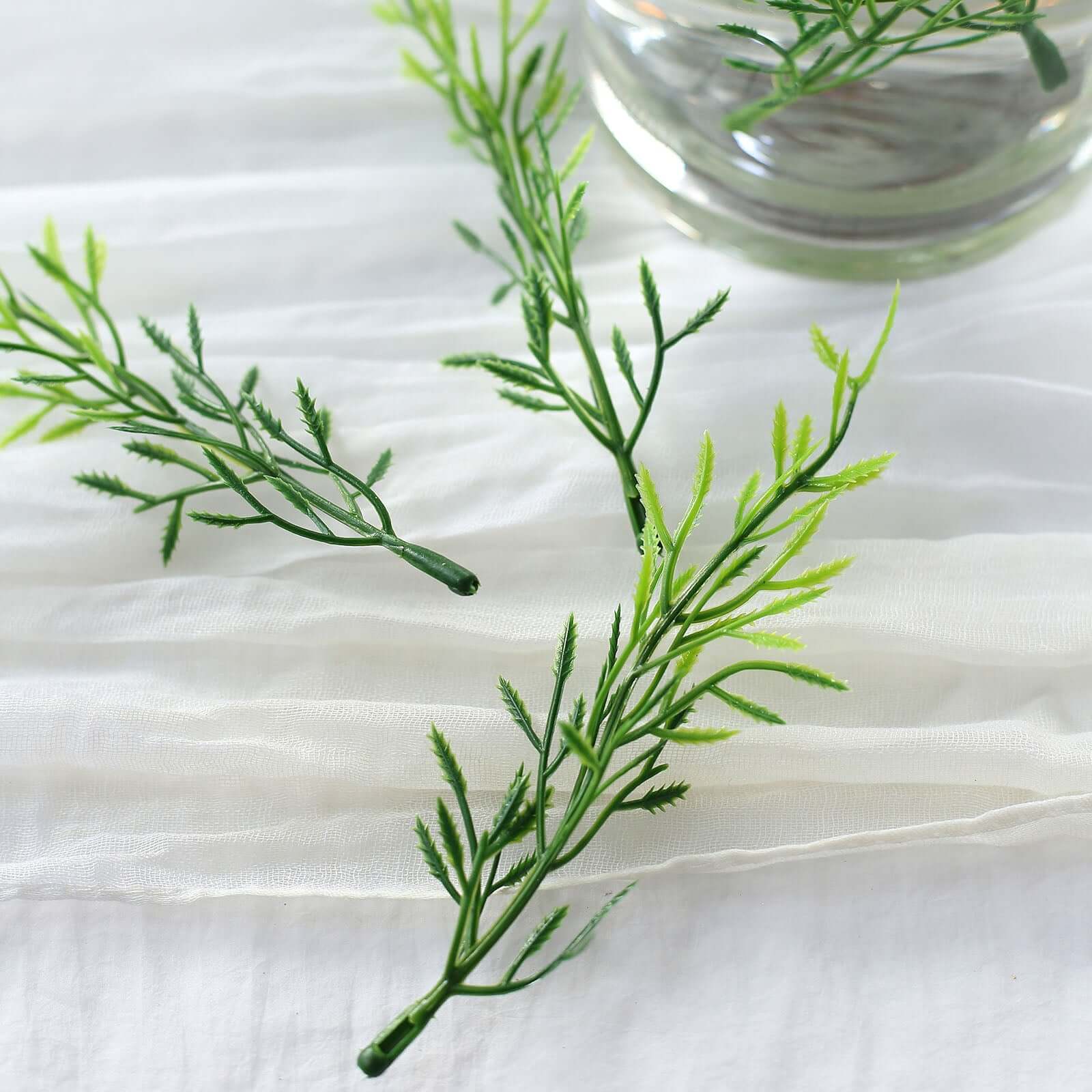 25-Pack Artificial Fern Leaf Branch Stems Green - Versatile Faux Stems for Floral Bouquets Vase Displays & Event Decor 6"