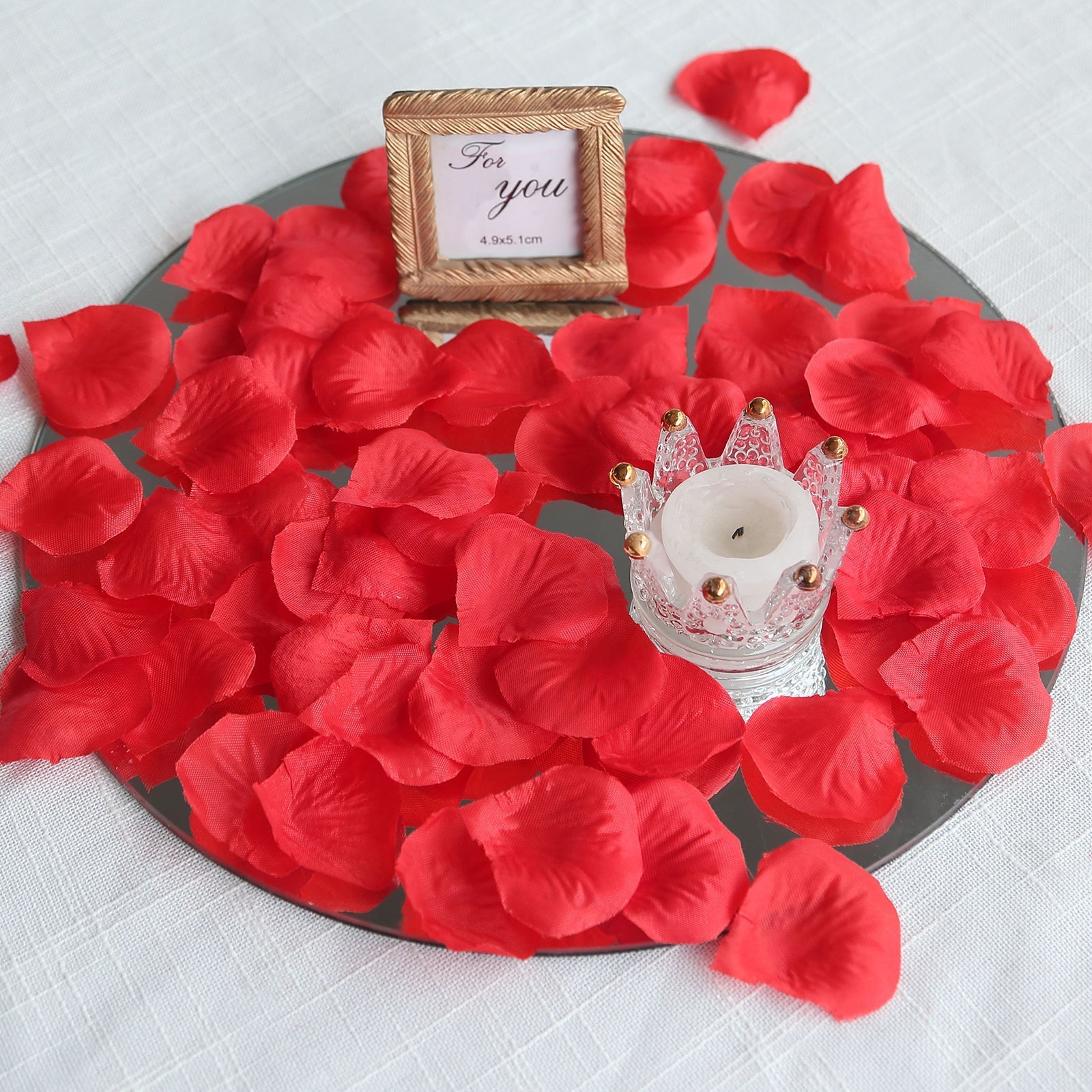 500-Pack Rose Petals Round Design Red Silk Confetti - Decorative Scatters for Tables and Floors