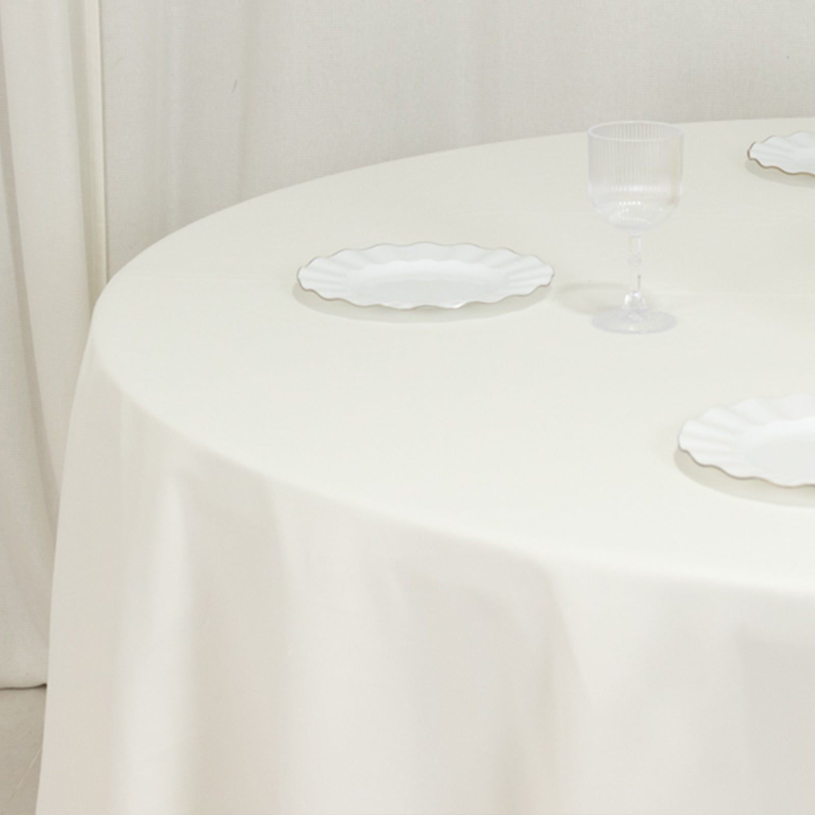 Cotton Blend 108" Round Tablecloth Ivory - Wrinkle-Resistant Design
