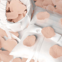 500-Pack Rose Petals Round Design Peach Silk Confetti - Decorative Scatters for Tables and Floors