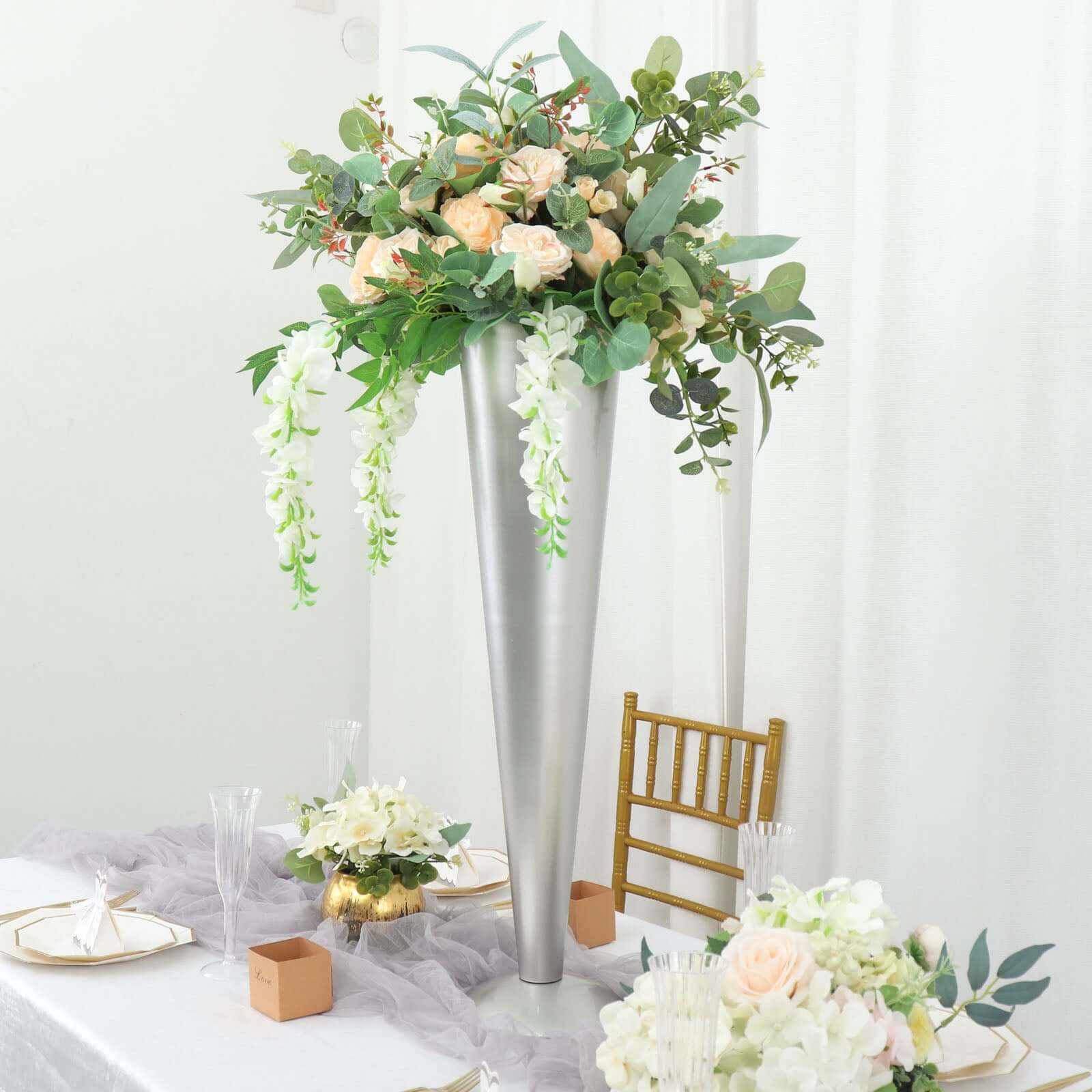 Metal Trumpet Vase Brushed Silver - Durable Design for Stylish Wedding Displays 24"