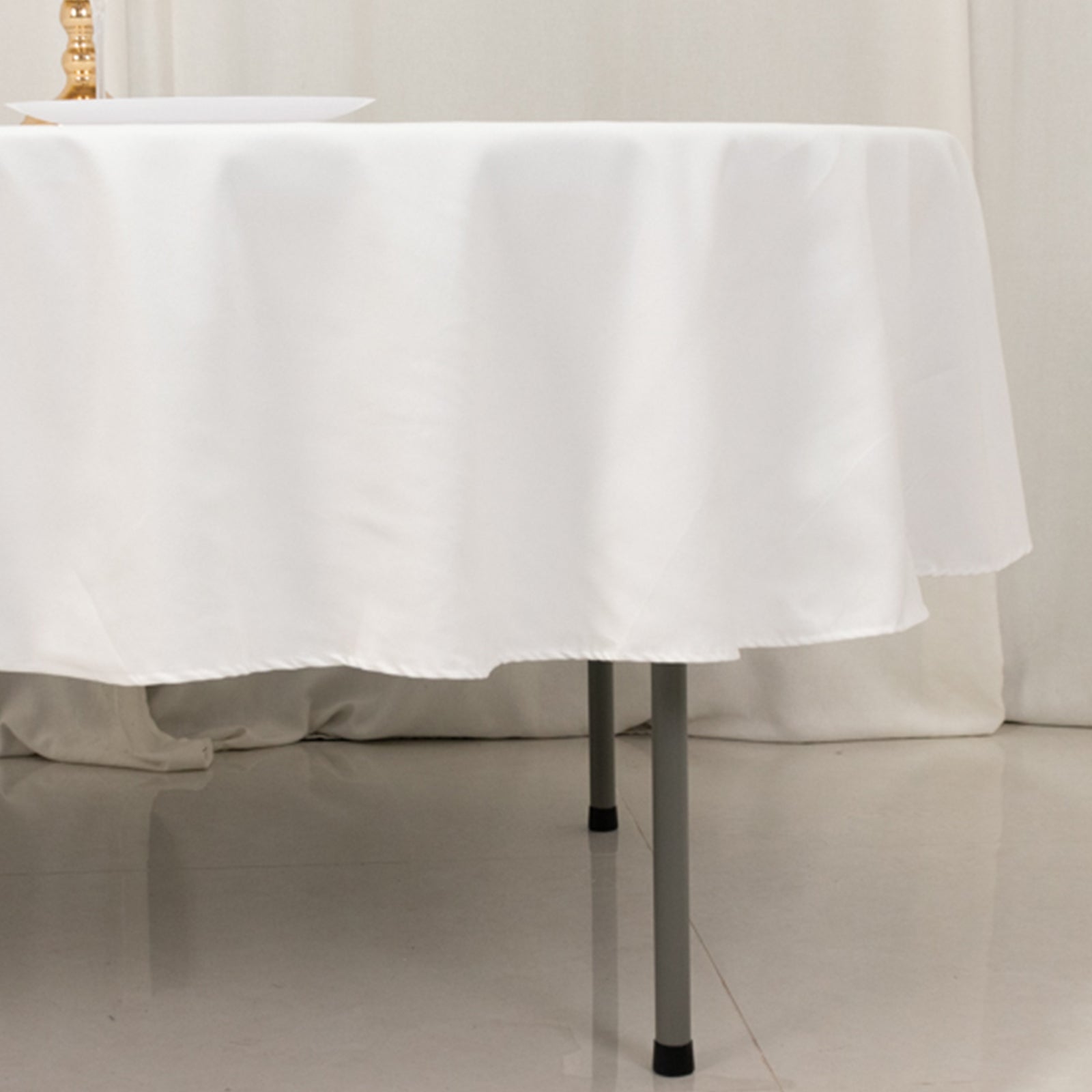 Cotton Blend 90" Round Tablecloth White - Wrinkle-Resistant Design for Versatile Settings