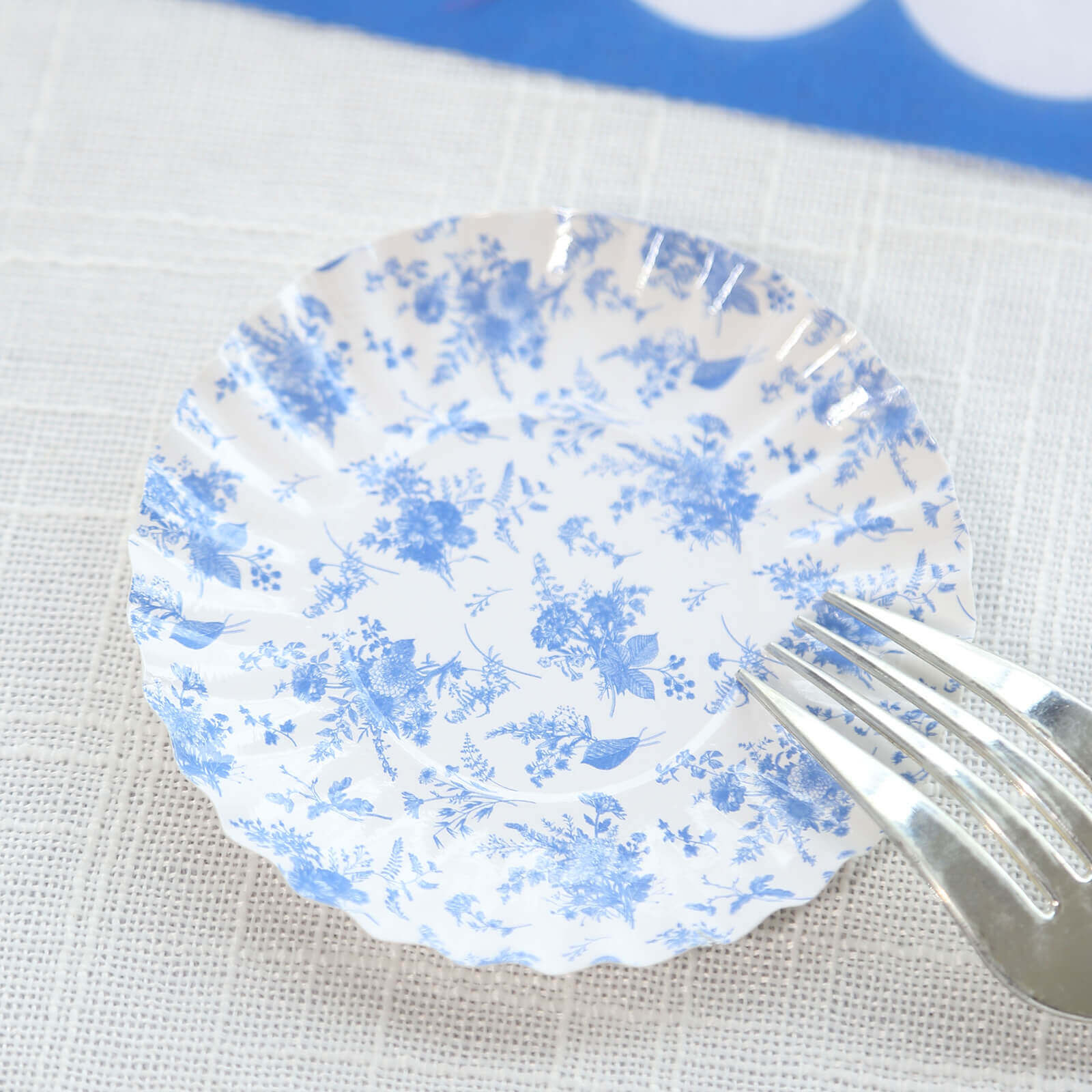 100-Pack Paper 3.5" Round Plates in White with Blue French Toile Design & Scalloped Rim - Disposable Mini 250GSM Dessert Party Plates for Tapas, Appetizers & Finger Foods