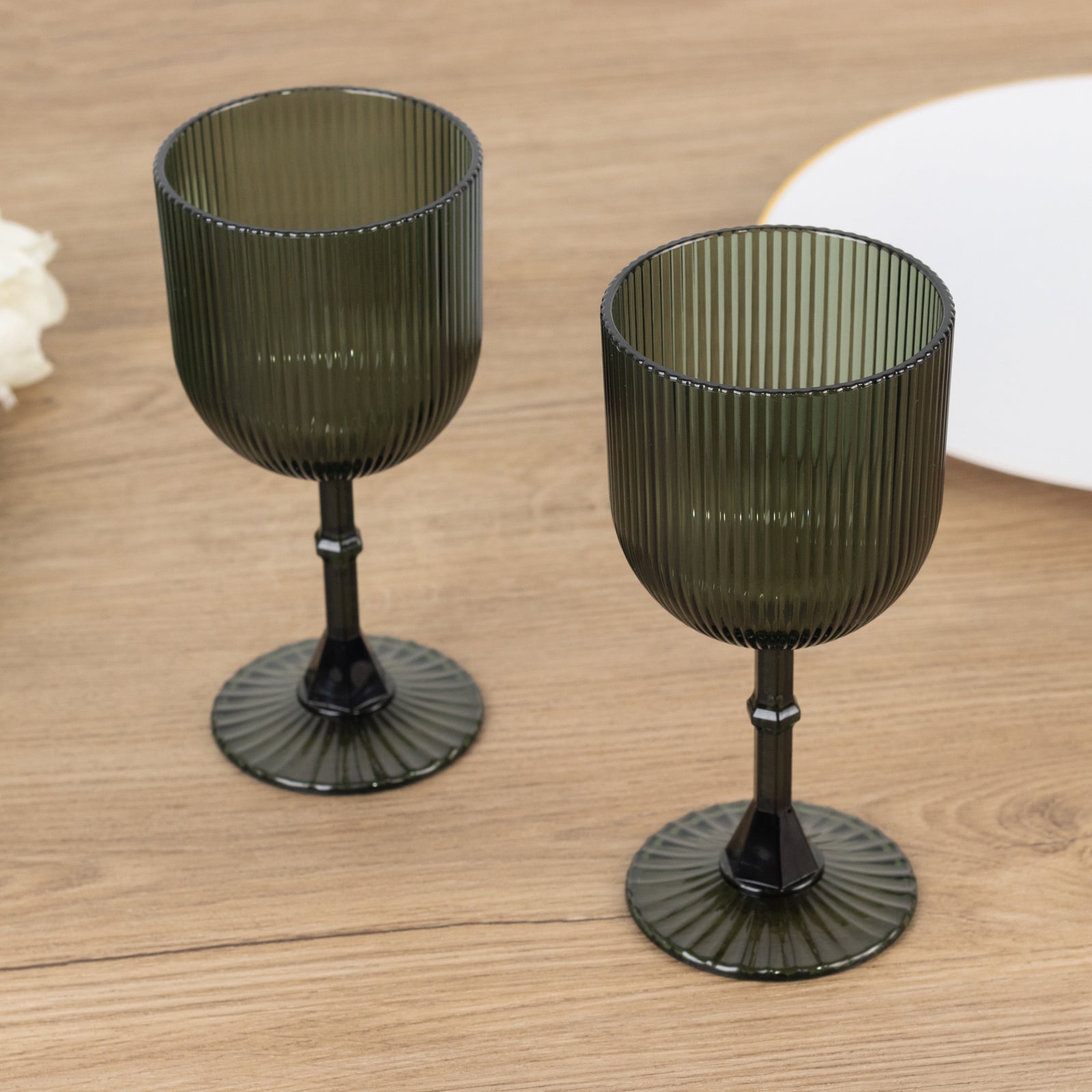 12-Pack Plastic Goblets Hunter Emerald Green Vintage Ribbed Pattern - Reusable Shatterproof Glassware 9oz