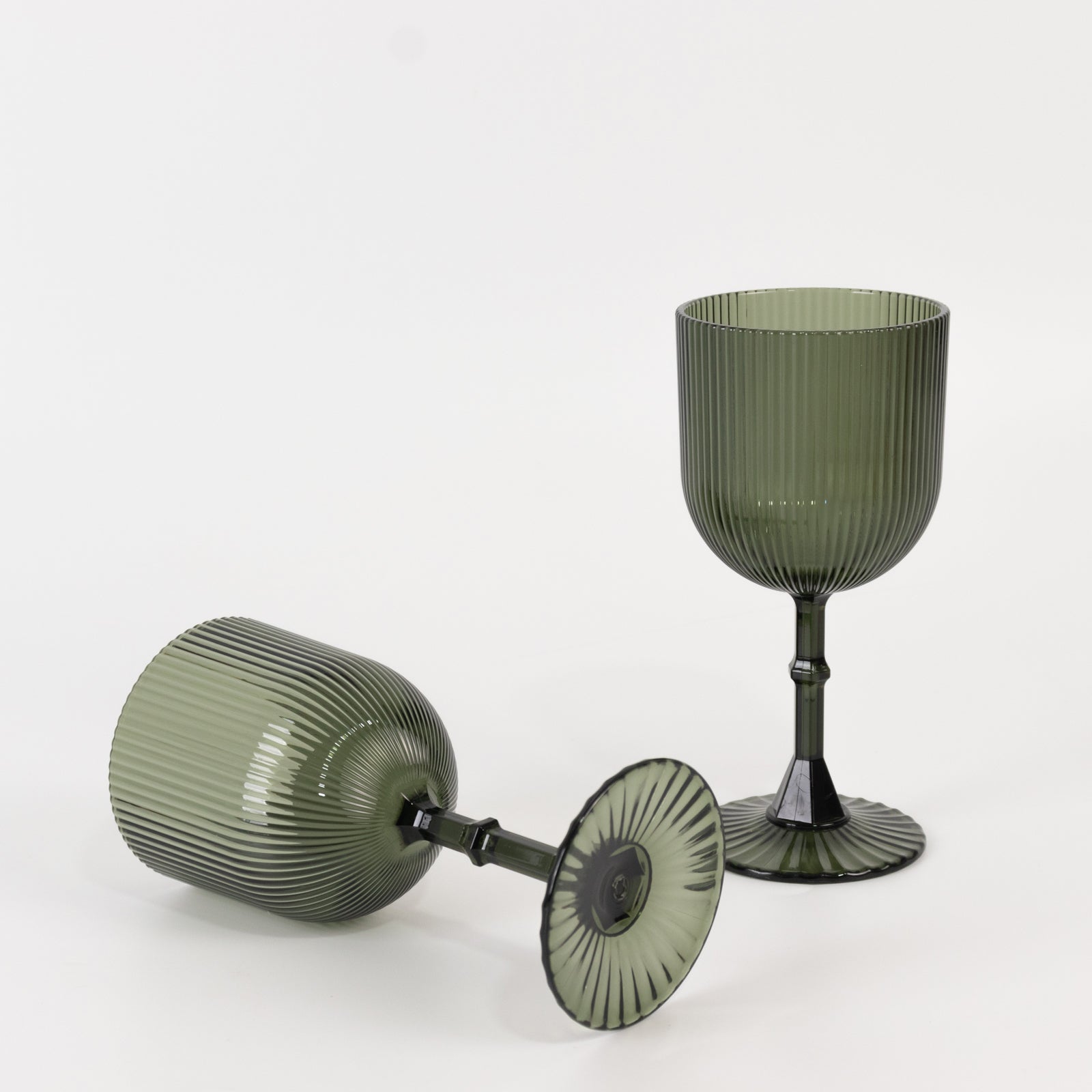 12-Pack Plastic Goblets Hunter Emerald Green Vintage Ribbed Pattern - Reusable Shatterproof Glassware 9oz
