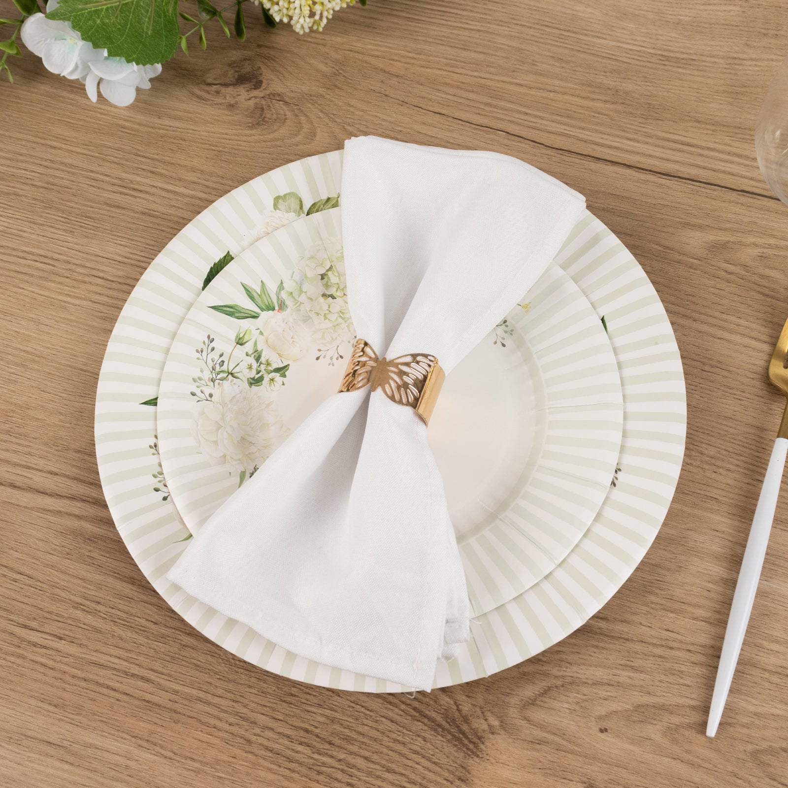 25-Pack Paper 8" Round Dessert Plates in White with Sage Green Floral Print & Lined Rim - Disposable Appetizer Salad Party Plates for Garden Celebrations & Springtime Gatherings