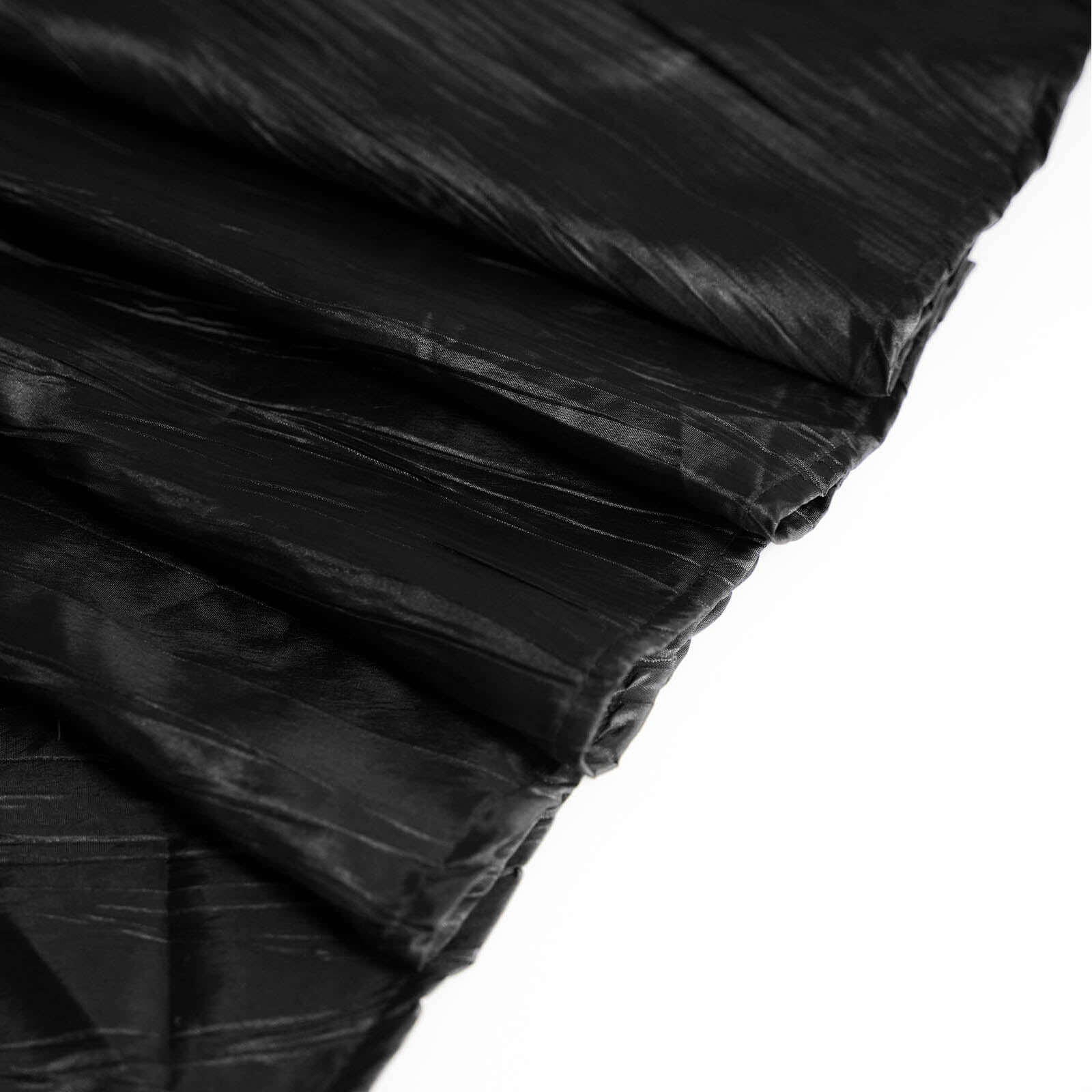 Taffeta 120" Round Tablecloth Black - Seamless Accordion Crinkle Design for Stylish Occasions