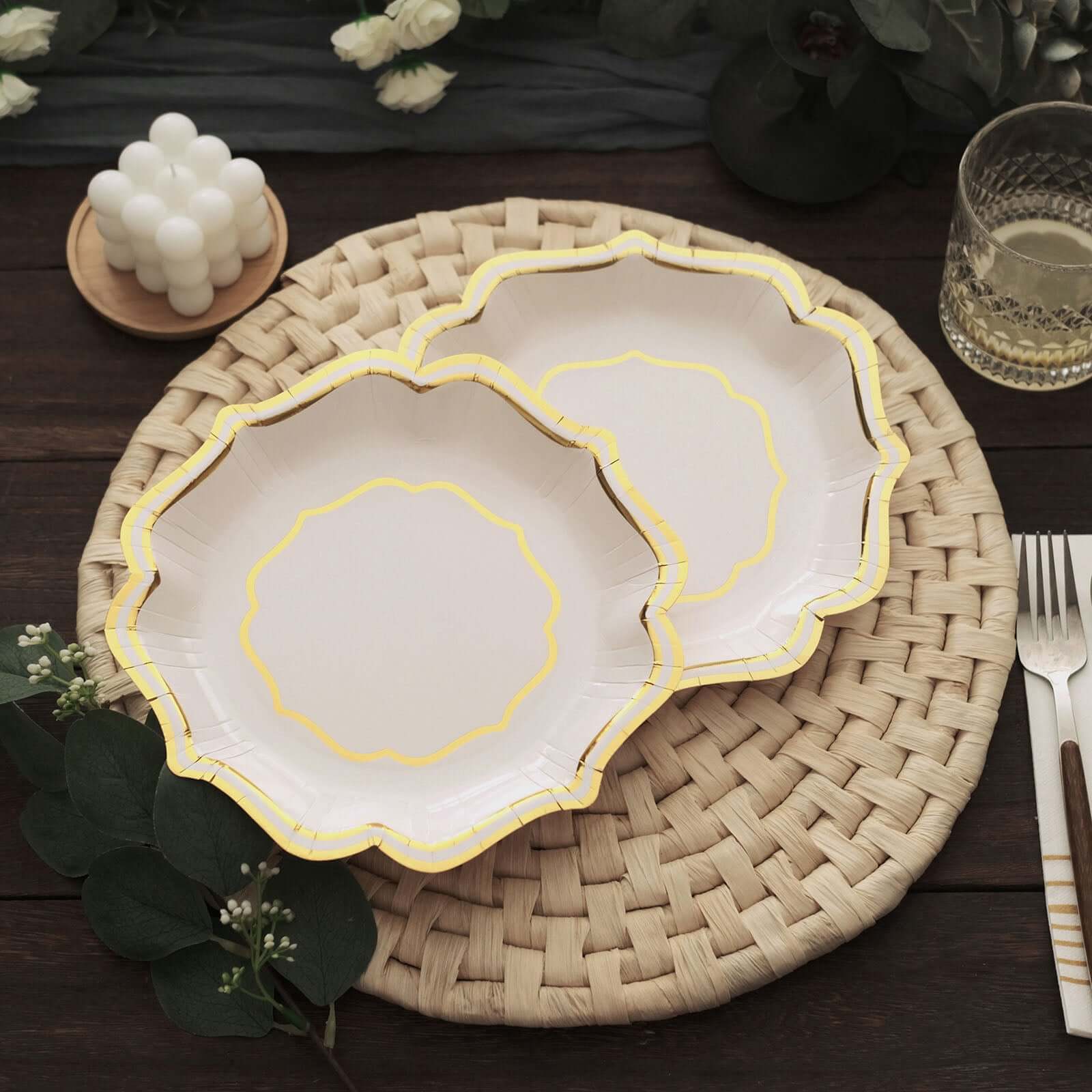 25-Pack Paper Dessert Plates in White with Gold Scallop Rim - Disposable 300GSM Appetizer Salad Plates for Classy Banquets & Celebrations 8"