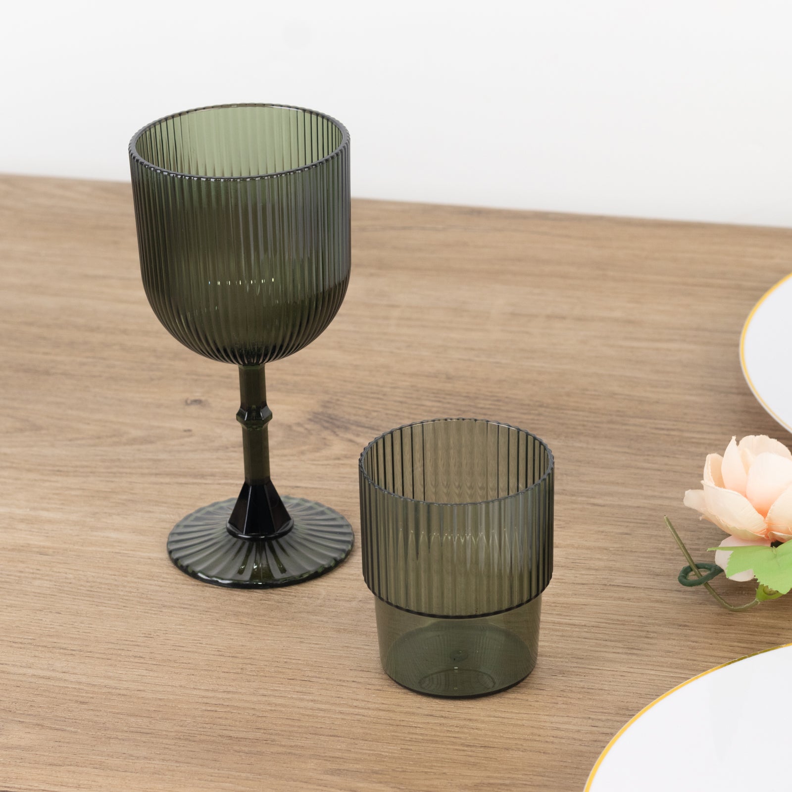 12-Pack Plastic Goblets Hunter Emerald Green Vintage Ribbed Pattern - Reusable Shatterproof Glassware 9oz