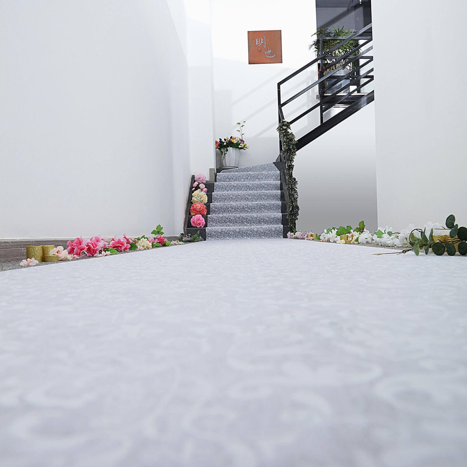 36"x100ft White Floral Lace Aisle Runner