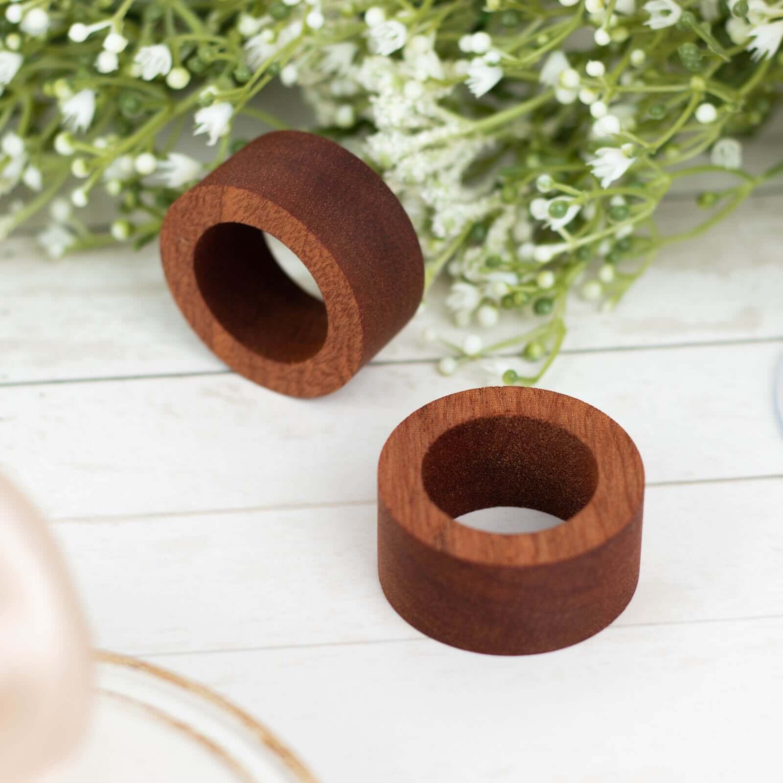 4 Pack 1.75" Cinnamon Brown Rustic Hardwood Farmhouse Napkin Rings, Boho Napkin Holder Wood Slices