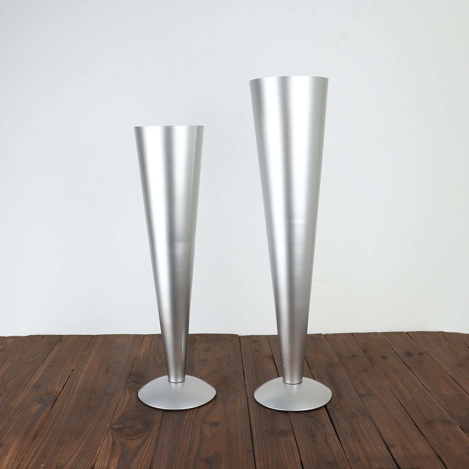 Metal Trumpet Vase Brushed Silver - Durable Design for Stylish Wedding Displays 24"