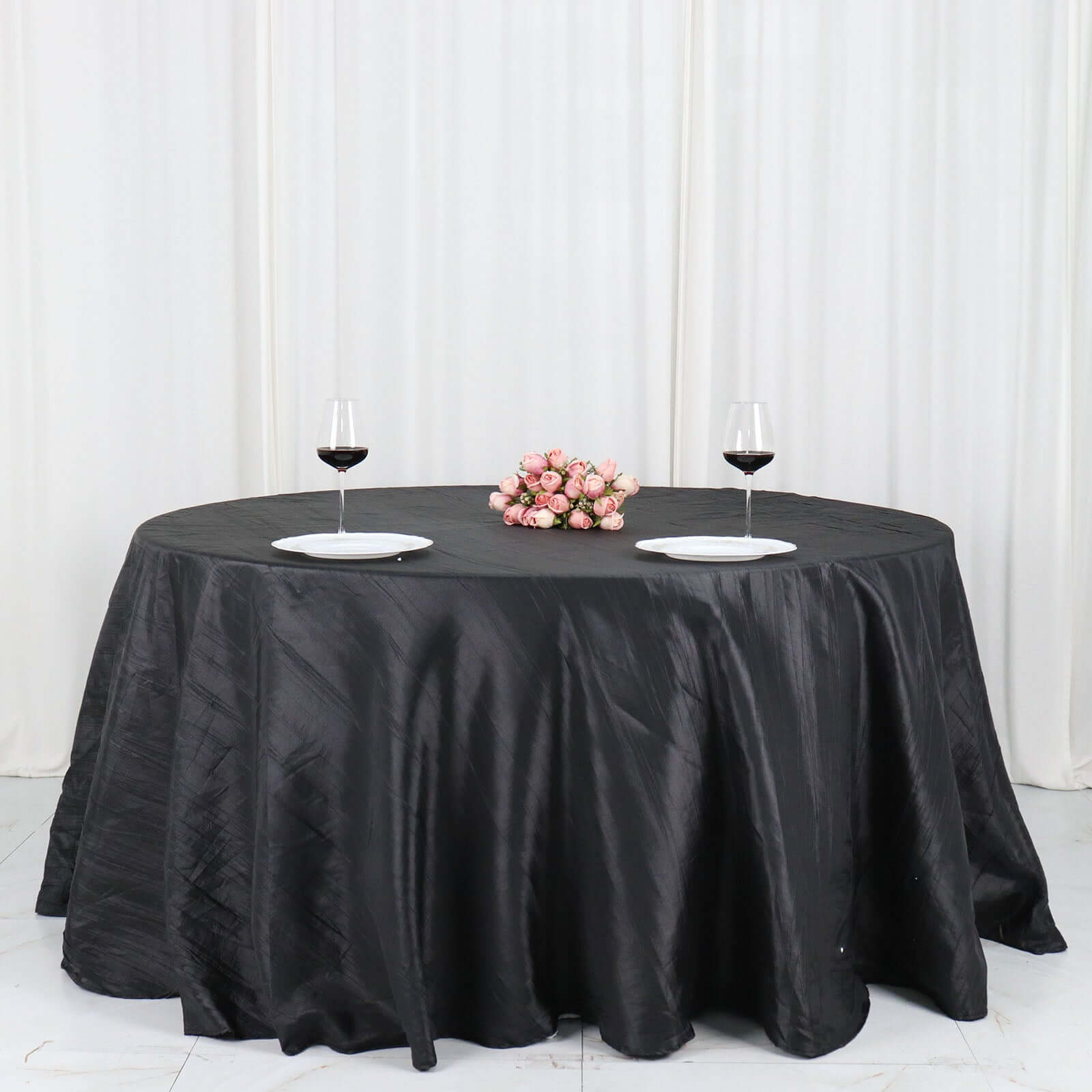 Taffeta 132" Round Tablecloth Black - Seamless Accordion Crinkle Design for Exquisite Occasions