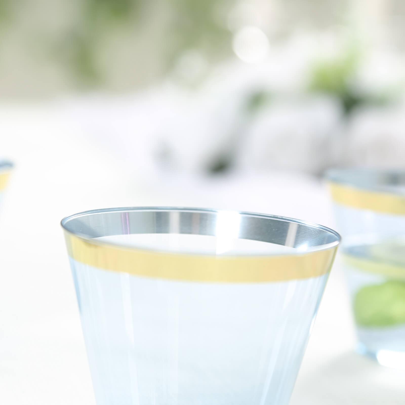 25-Pack Plastic Party Cups Transparent Dusty Blue Crystal with Gold Rim - Stylish Short Disposable Glasses 9oz