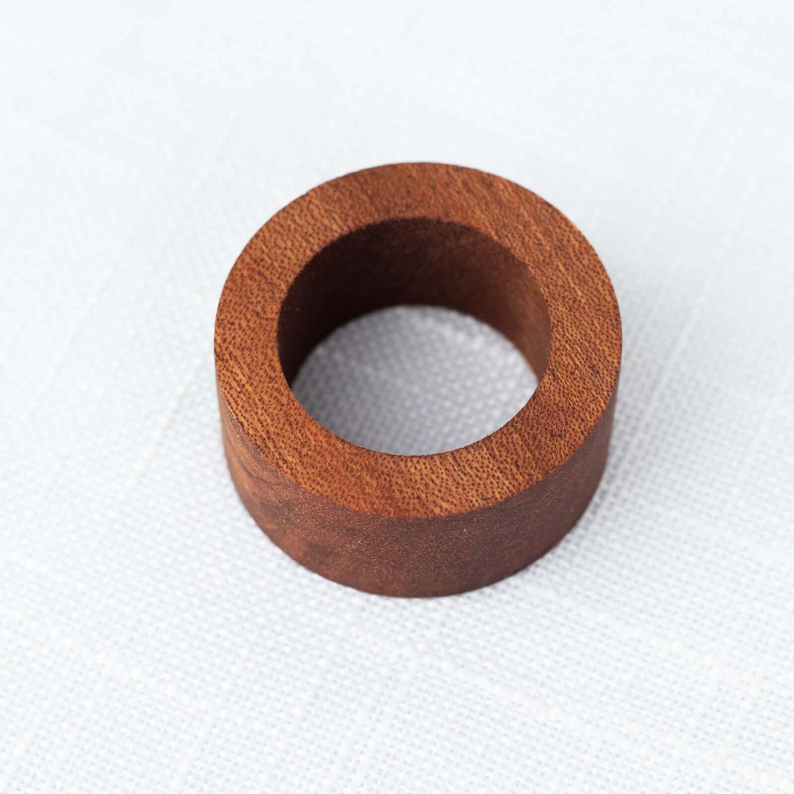 4 Pack 1.75" Cinnamon Brown Rustic Hardwood Farmhouse Napkin Rings, Boho Napkin Holder Wood Slices
