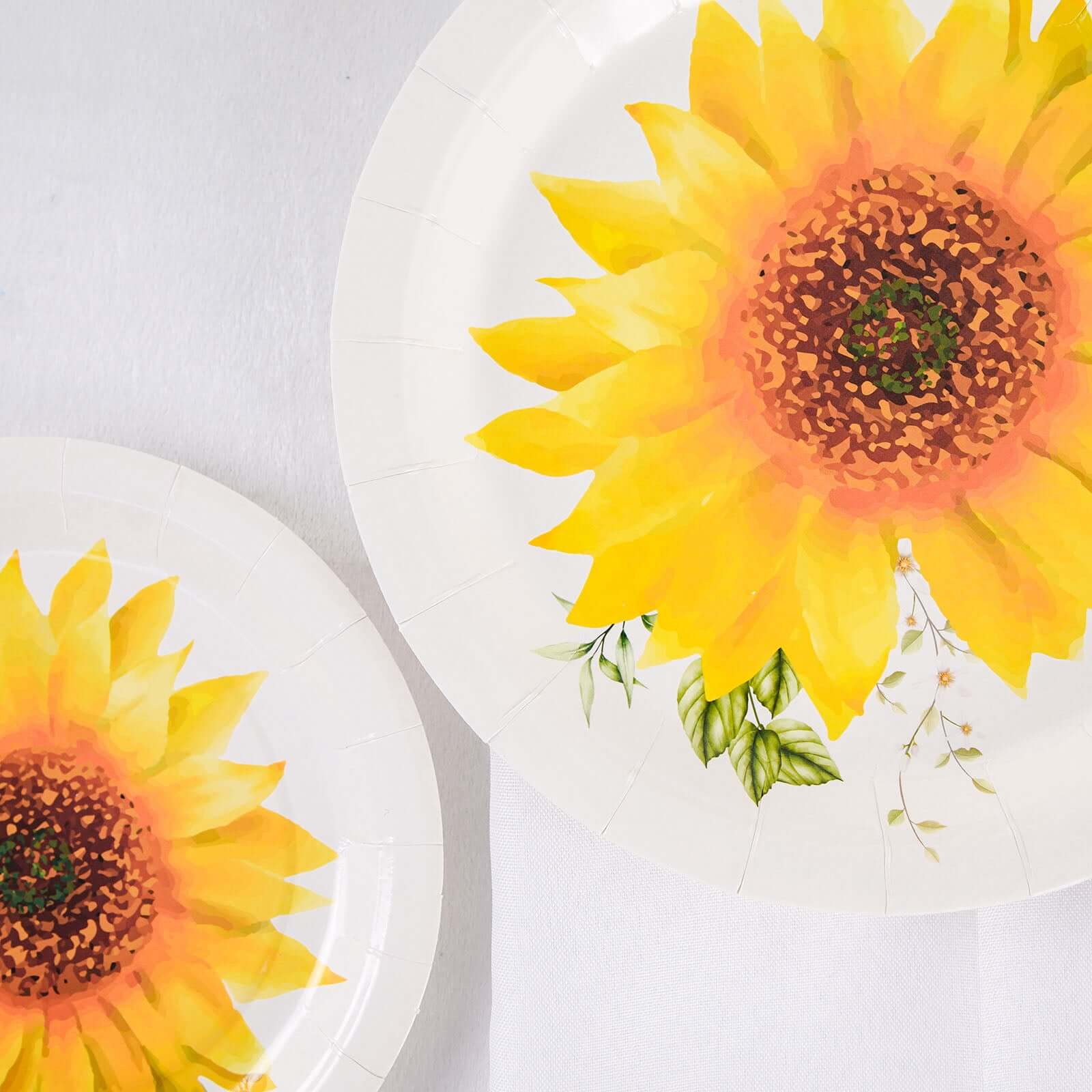 25-Pack Paper 9" Round Dinner Plates in White with Sunflower Design - Disposable Party Plates for Rustic Events & Garden Themes