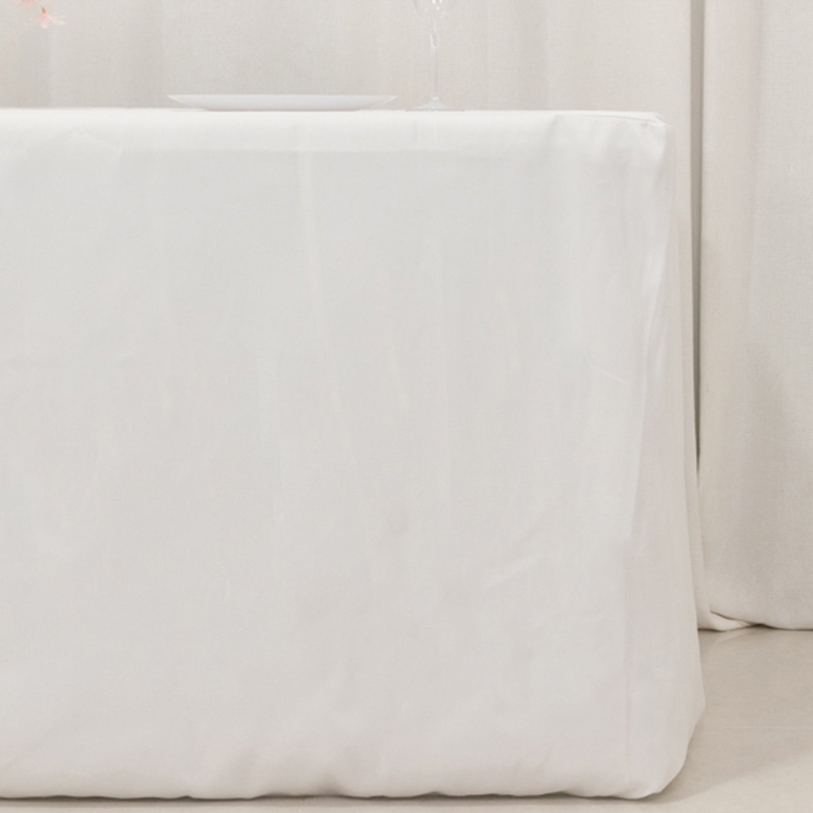 Premium Polyester 6ft Rectangle Tablecloth White Durable Fitted 220GSM Table Cover for Trade Shows & Events