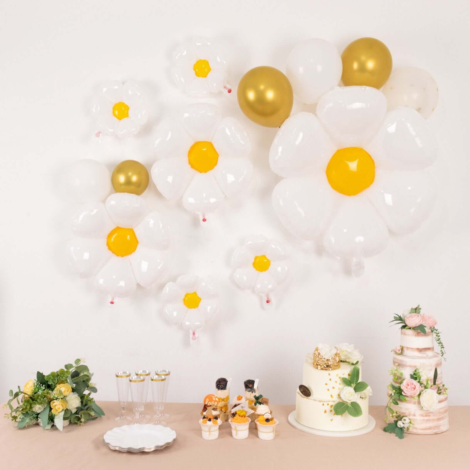 Set of 10 White Daisy Flower-Shaped Mylar Foil Balloons, Assorted Floral Balloon Party Decorations with Balloon Dots - 10", 19", 27"
