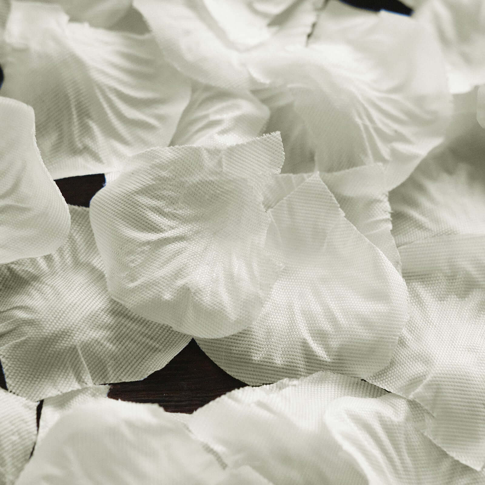 500-Pack Rose Petals Round Design Ivory Silk Confetti - Decorative Scatters for Tables and Floors