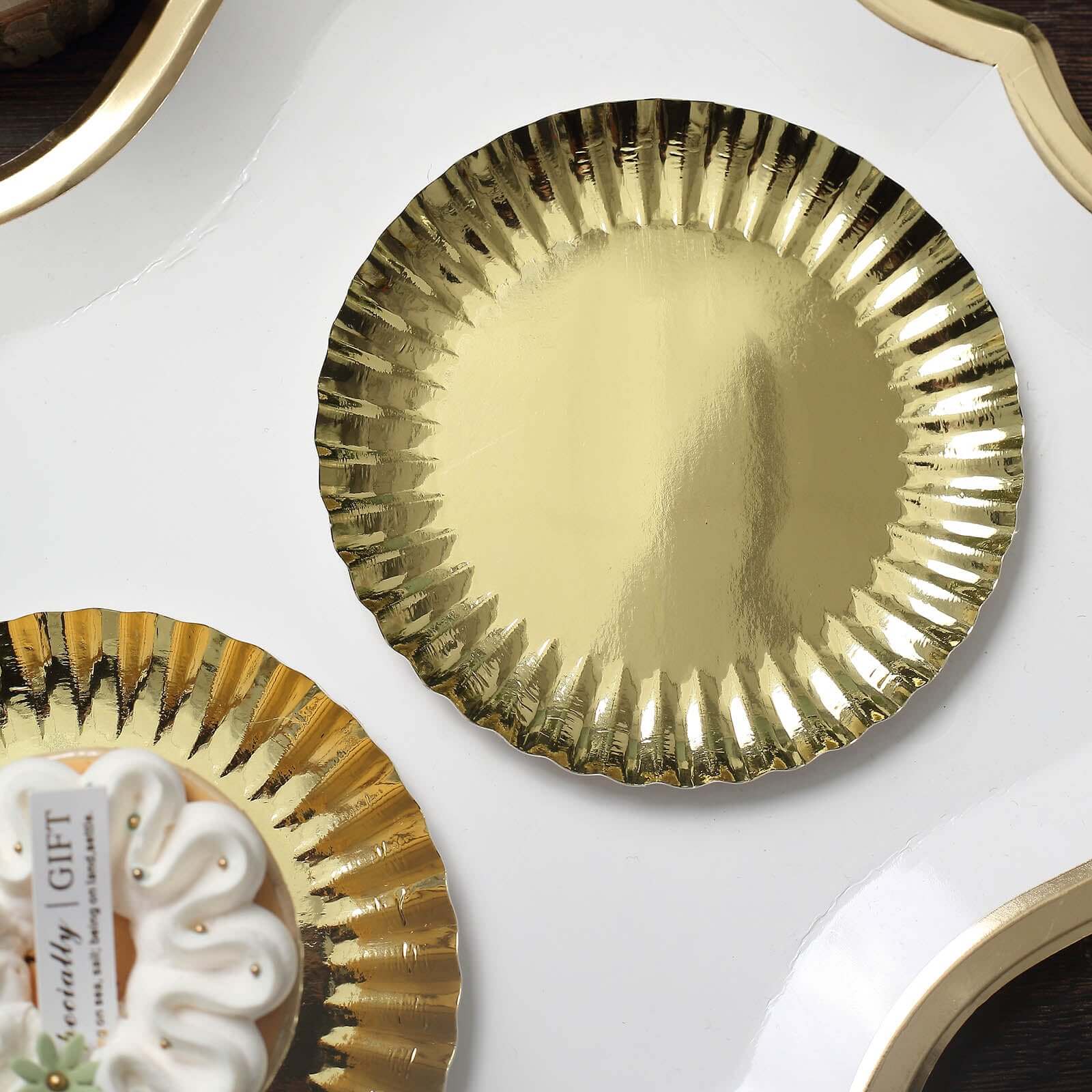 50-Pack Paper 5" Round Dessert Plates in Metallic Gold with Scalloped Rim - Disposable 250GSM Appetizer Party Plates for Banquets & Upscale Gatherings