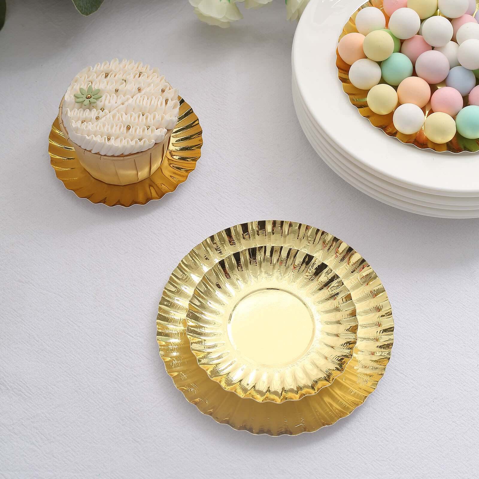 50-Pack Paper 5" Round Dessert Plates in Metallic Gold with Scalloped Rim - Disposable 250GSM Appetizer Party Plates for Banquets & Upscale Gatherings