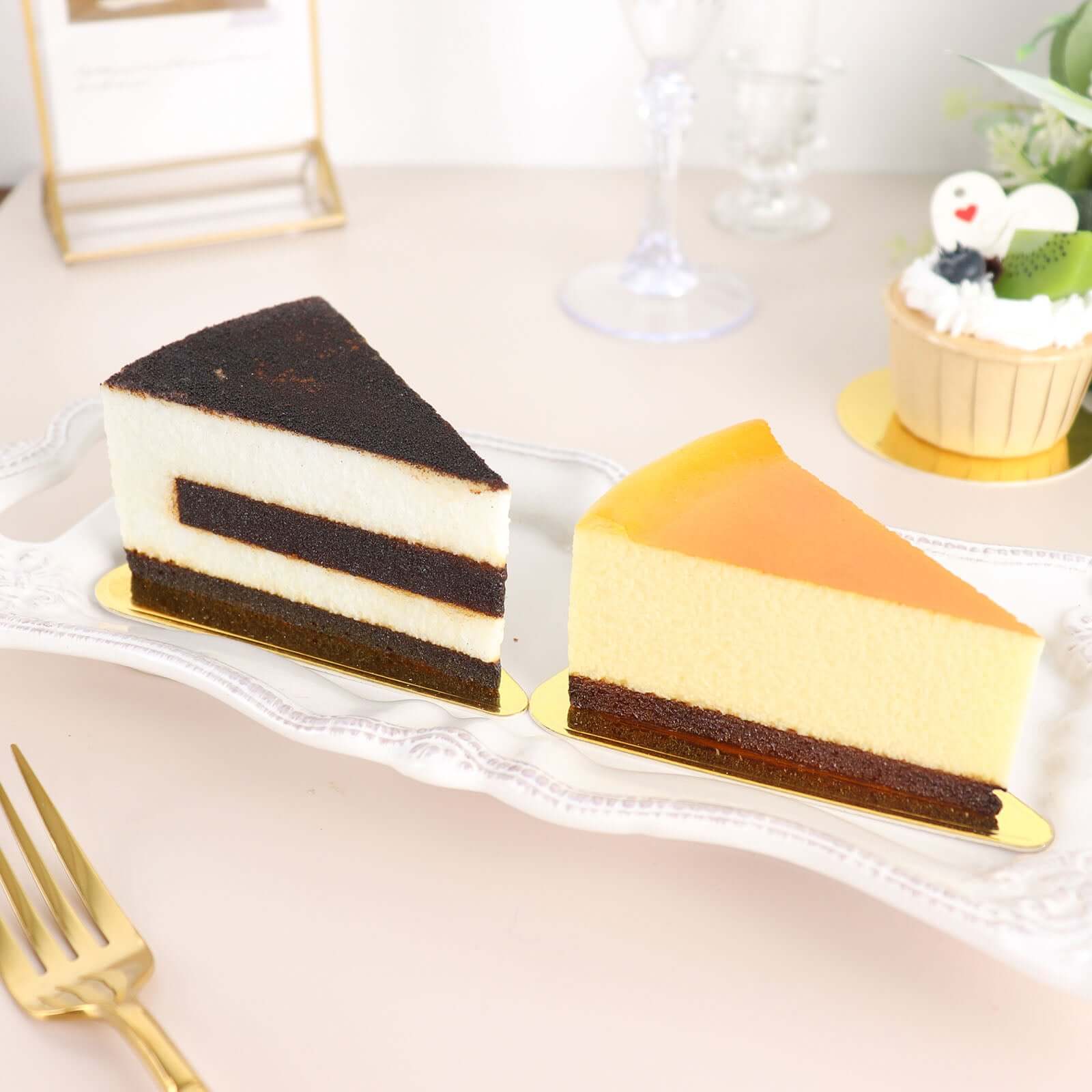 50-Pack Triangle Cake Boards in Gold Cardboard - Grease Proof Mini Paper Trays for Pastries Cupcakes & Dessert Slices 2.8"x 4.5"