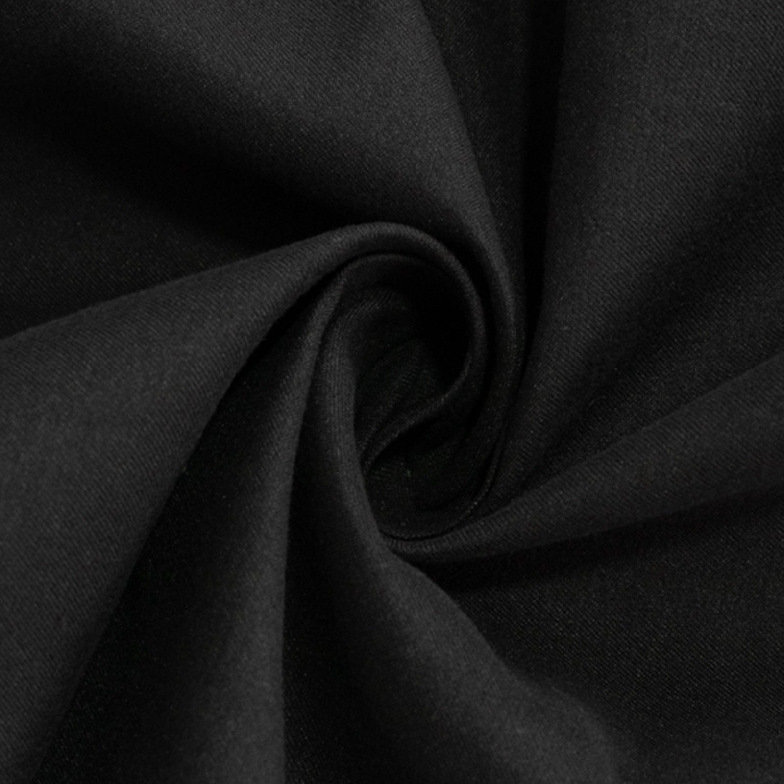 Cotton Blend 132" Round Tablecloth Black - Seamless Wrinkle-Resistant Table Cover