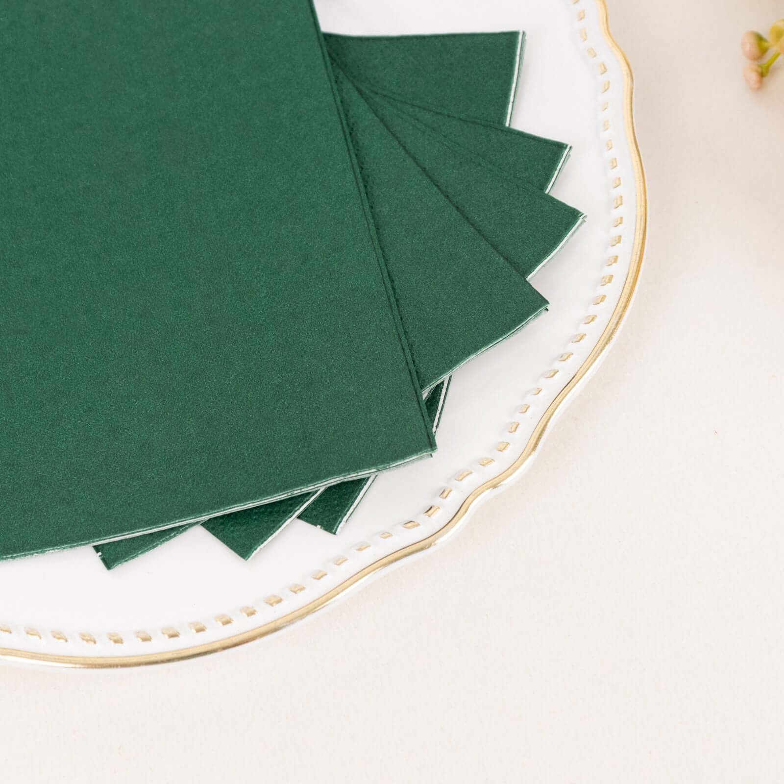 50-Pack Paper Napkins Soft Hunter Emerald Green - Disposable 2-Ply Cocktail and Beverage Napkins for Weddings