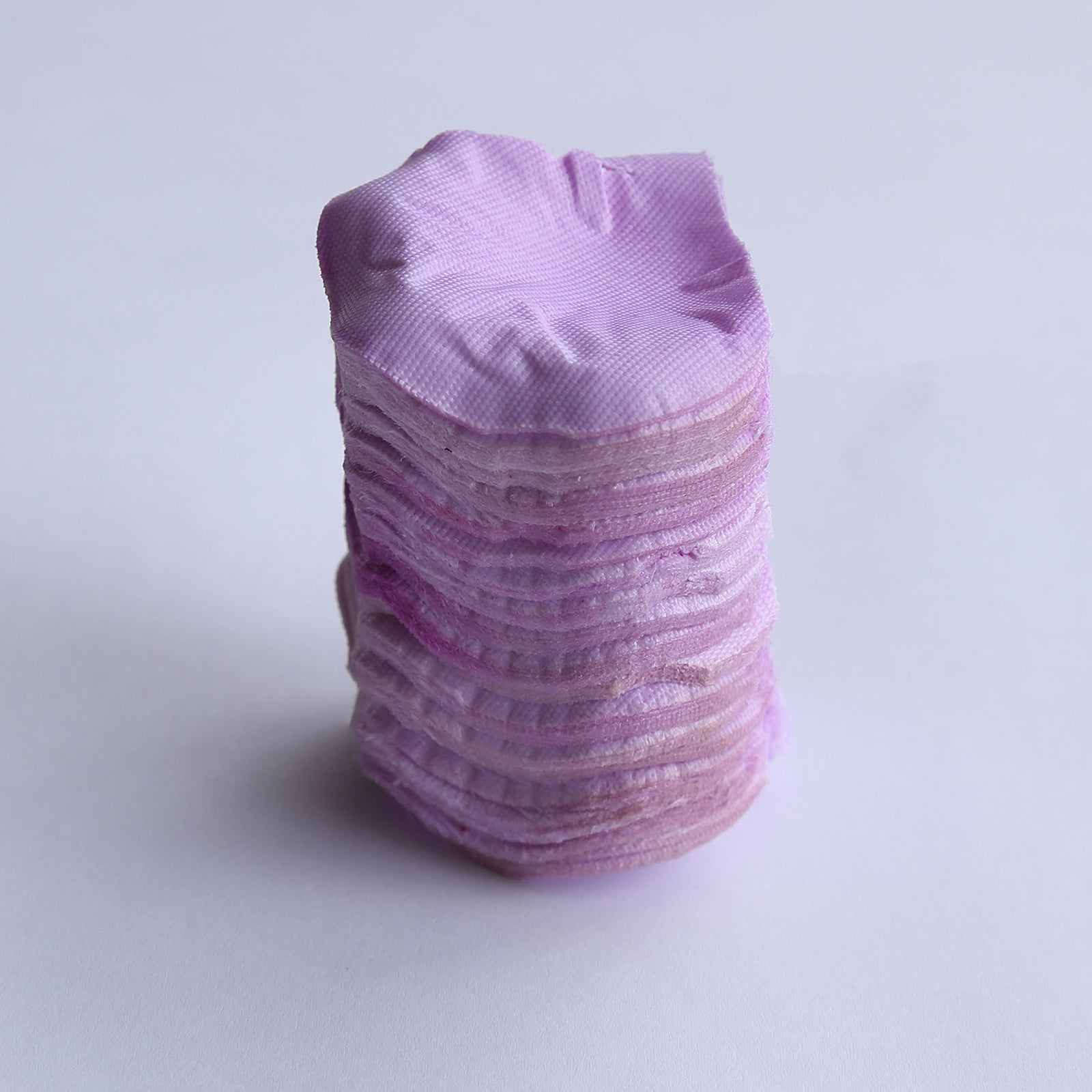 500-Pack Rose Petals Round Design Lavender Lilac Silk Confetti - Decorative Scatters for Tables and Floors