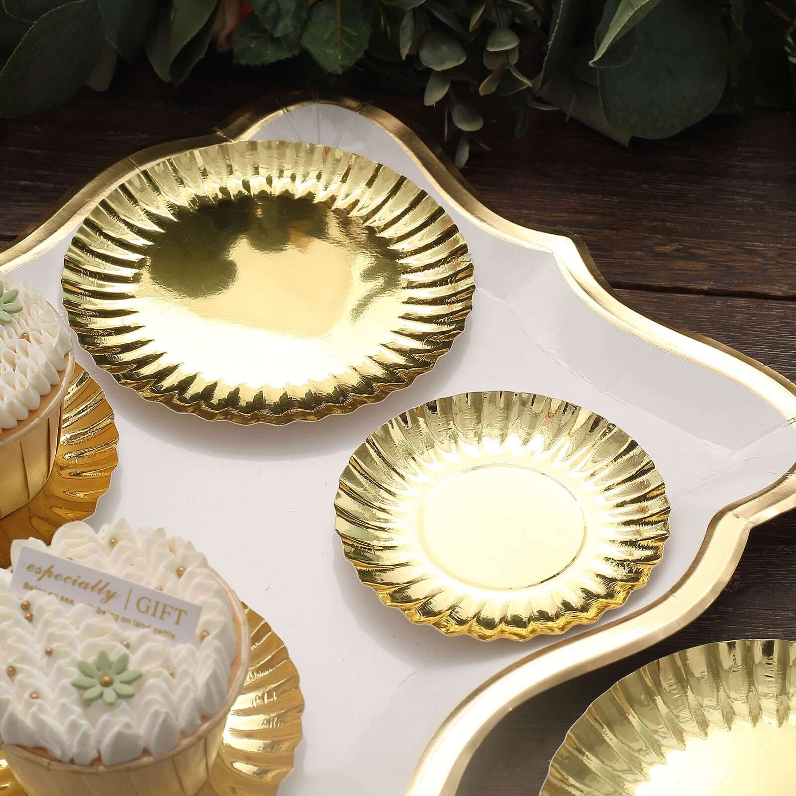 50-Pack Paper 5" Round Dessert Plates in Metallic Gold with Scalloped Rim - Disposable 250GSM Appetizer Party Plates for Banquets & Upscale Gatherings