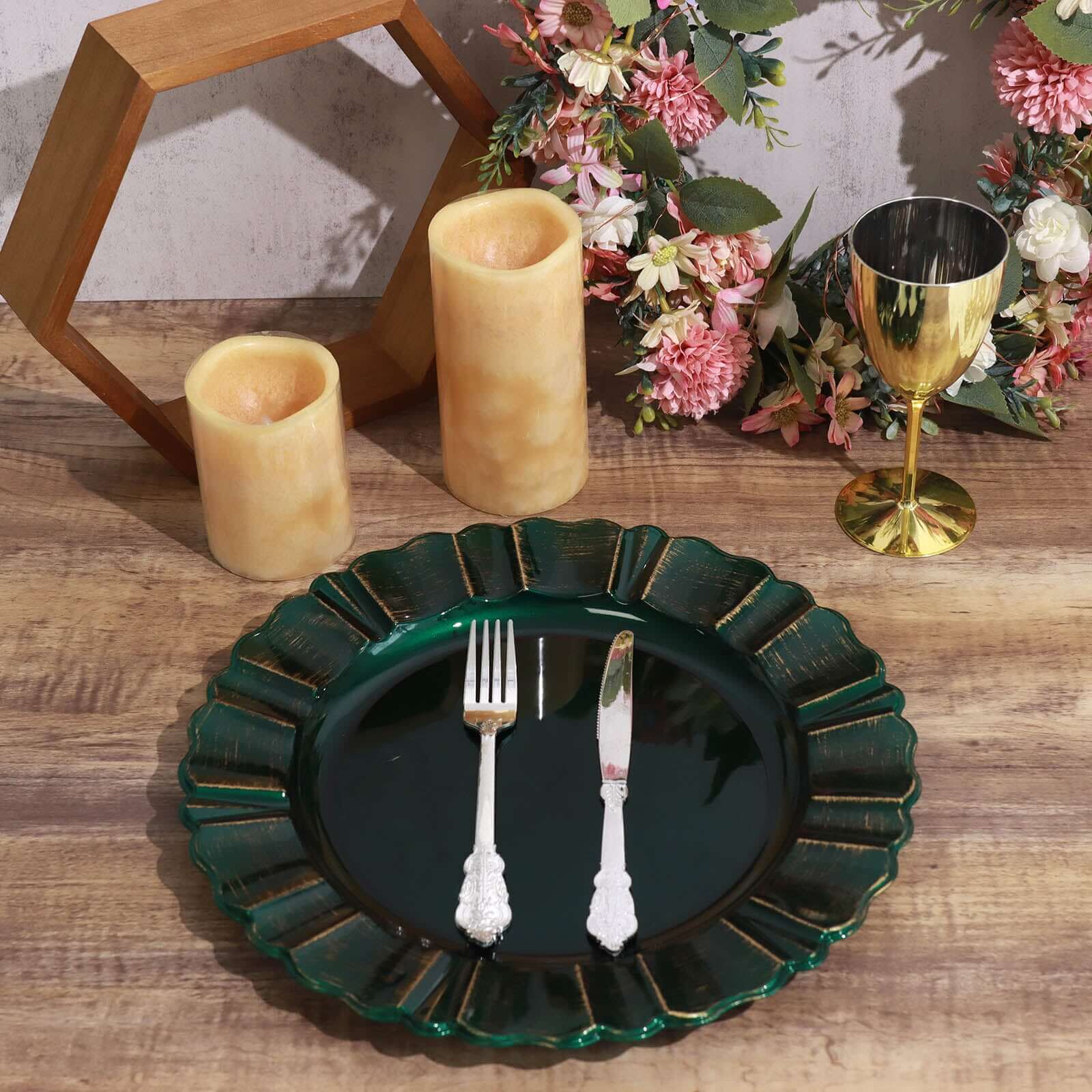 6-Pack Acrylic Plastic Round Charger Plates 13" in Hunter Emerald Green with Gold Brushed Wavy Scalloped Rim, Decorative Dinner Party Charger Tableware