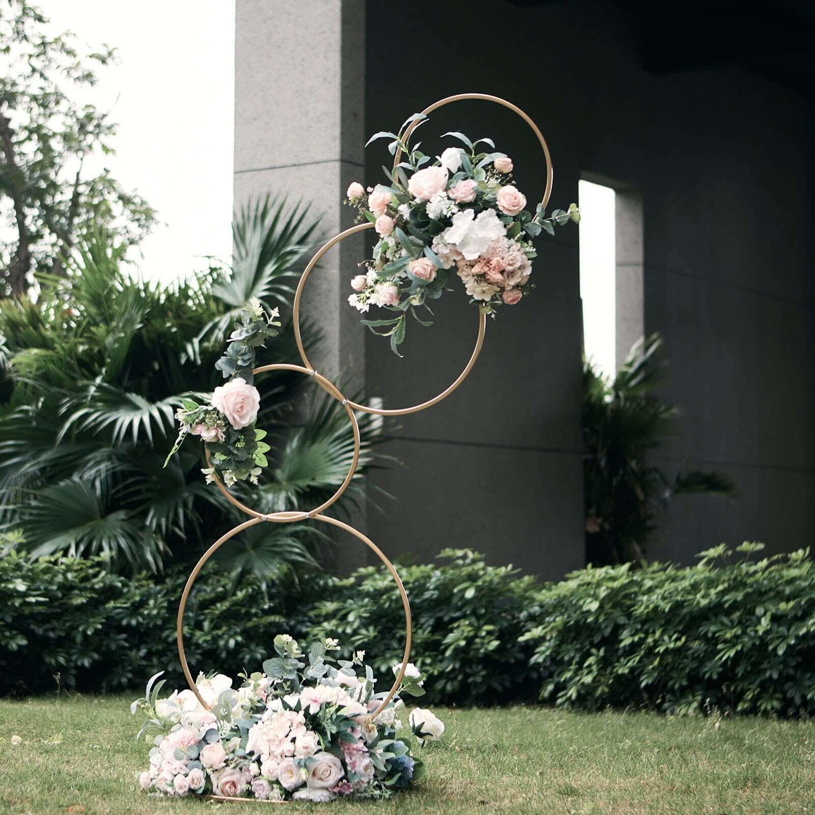5ft 4-Tiered Gold Hoop Pillar Flower Stand, Metal Wedding Arch Table Centerpiece - Hoop Wreath