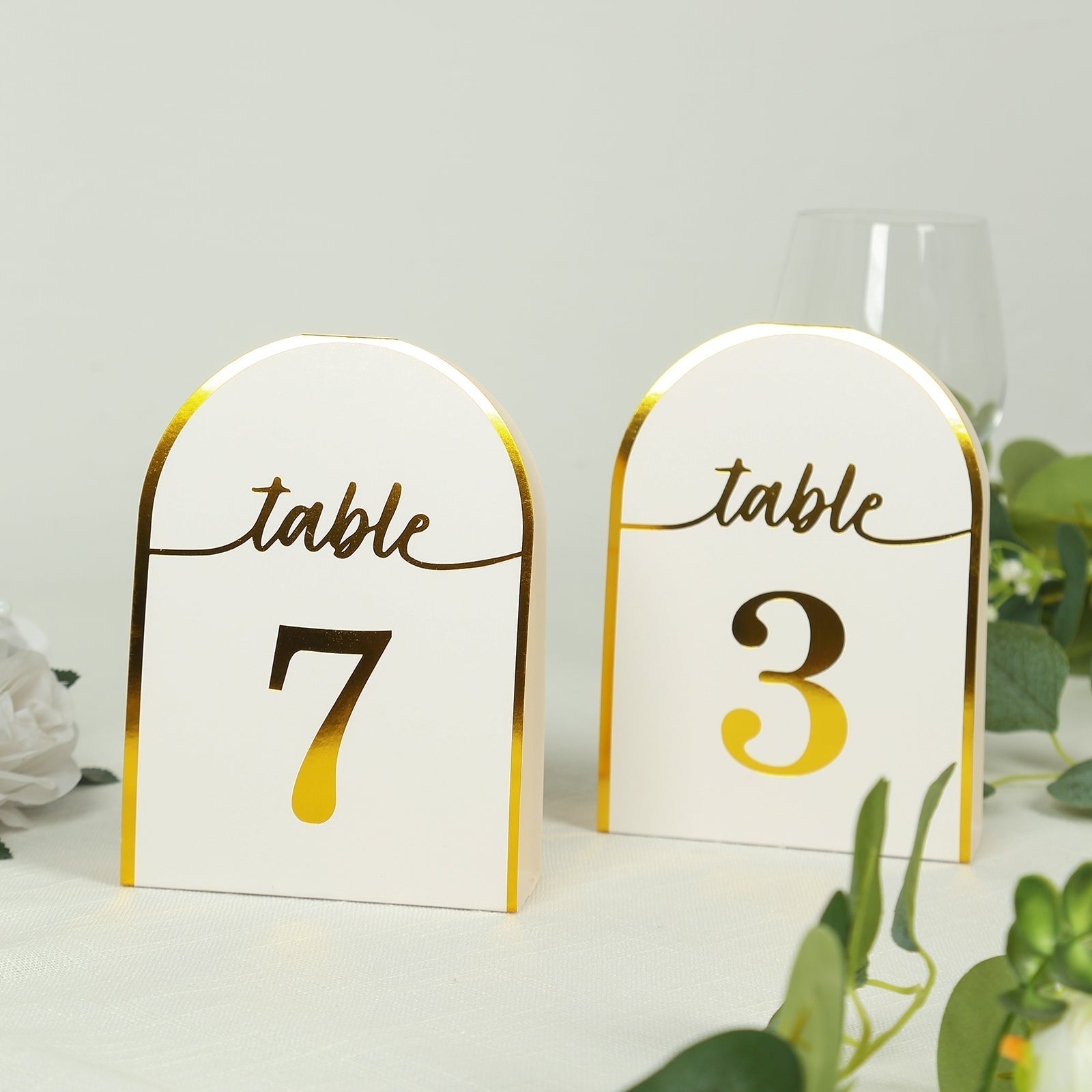 25-Pack Paper Wedding Table Numbers 1-25 White Arch Cutout Design - Sleek & Modern Free Standing Double Sided Table Tent Cards with Metallic Gold Foil Numbers 7"