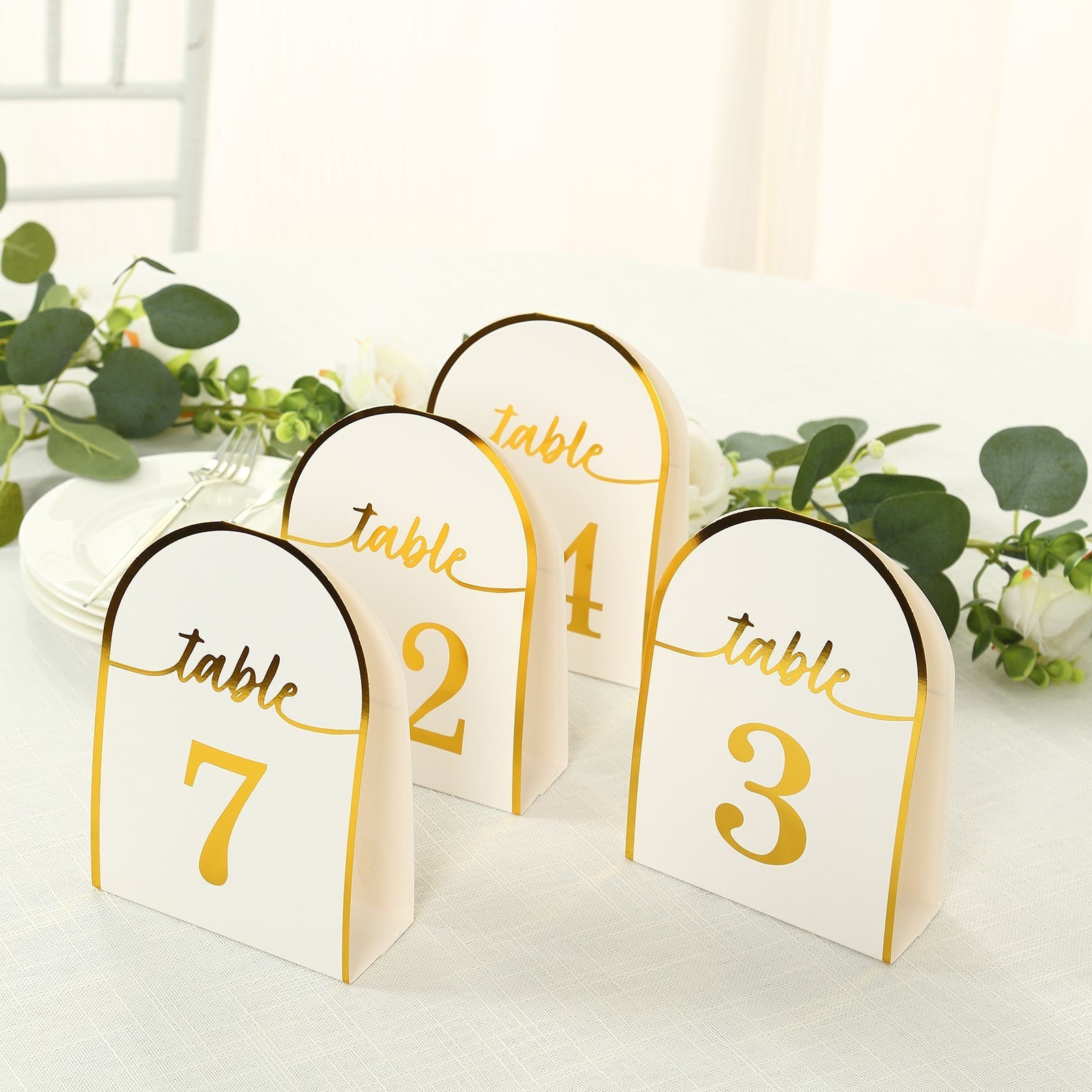 25-Pack Paper Wedding Table Numbers 1-25 White Arch Cutout Design - Sleek & Modern Free Standing Double Sided Table Tent Cards with Metallic Gold Foil Numbers 7"