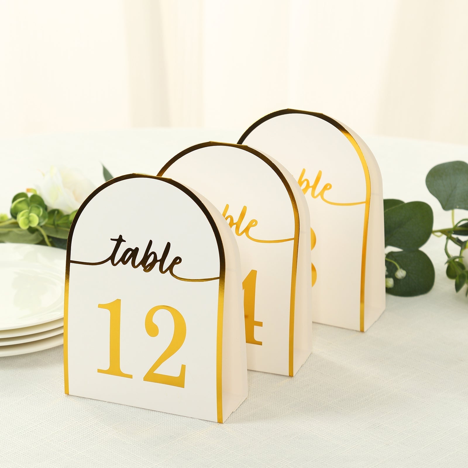 25-Pack Paper Wedding Table Numbers 1-25 White Arch Cutout Design - Sleek & Modern Free Standing Double Sided Table Tent Cards with Metallic Gold Foil Numbers 7"