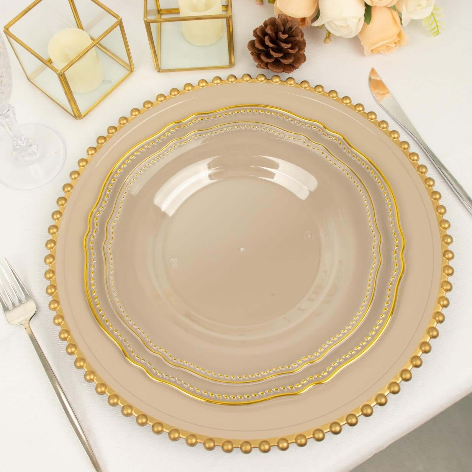 10-Pack Plastic Dinner Plates in Clear with Gold Scalloped Rim - Disposable Party Plates 9"