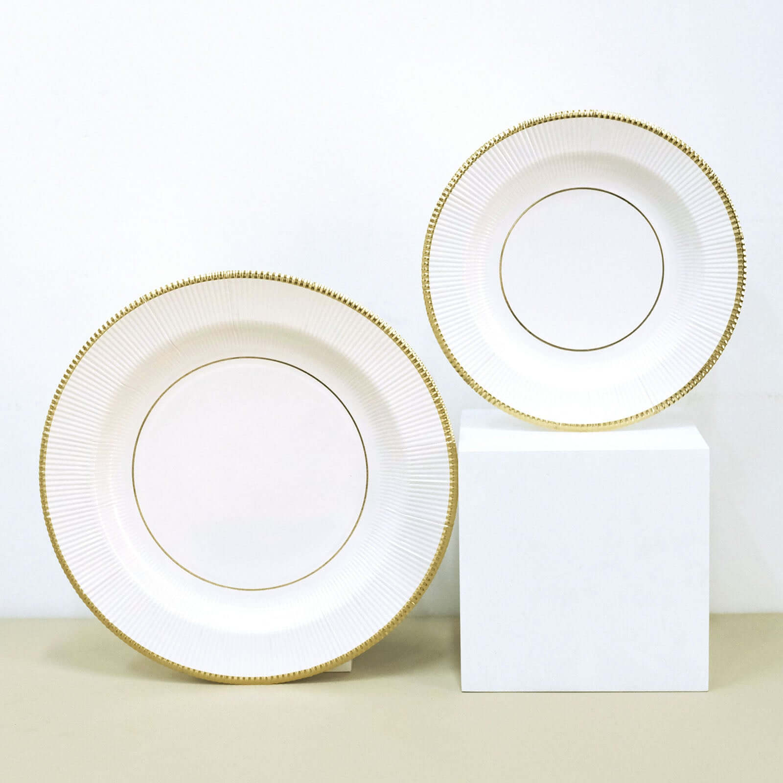 25-Pack Paper 10" Round Dinner Plates in White Sunray Design with Gold Rim - Disposable Heavy Duty 350GSM Party Plates