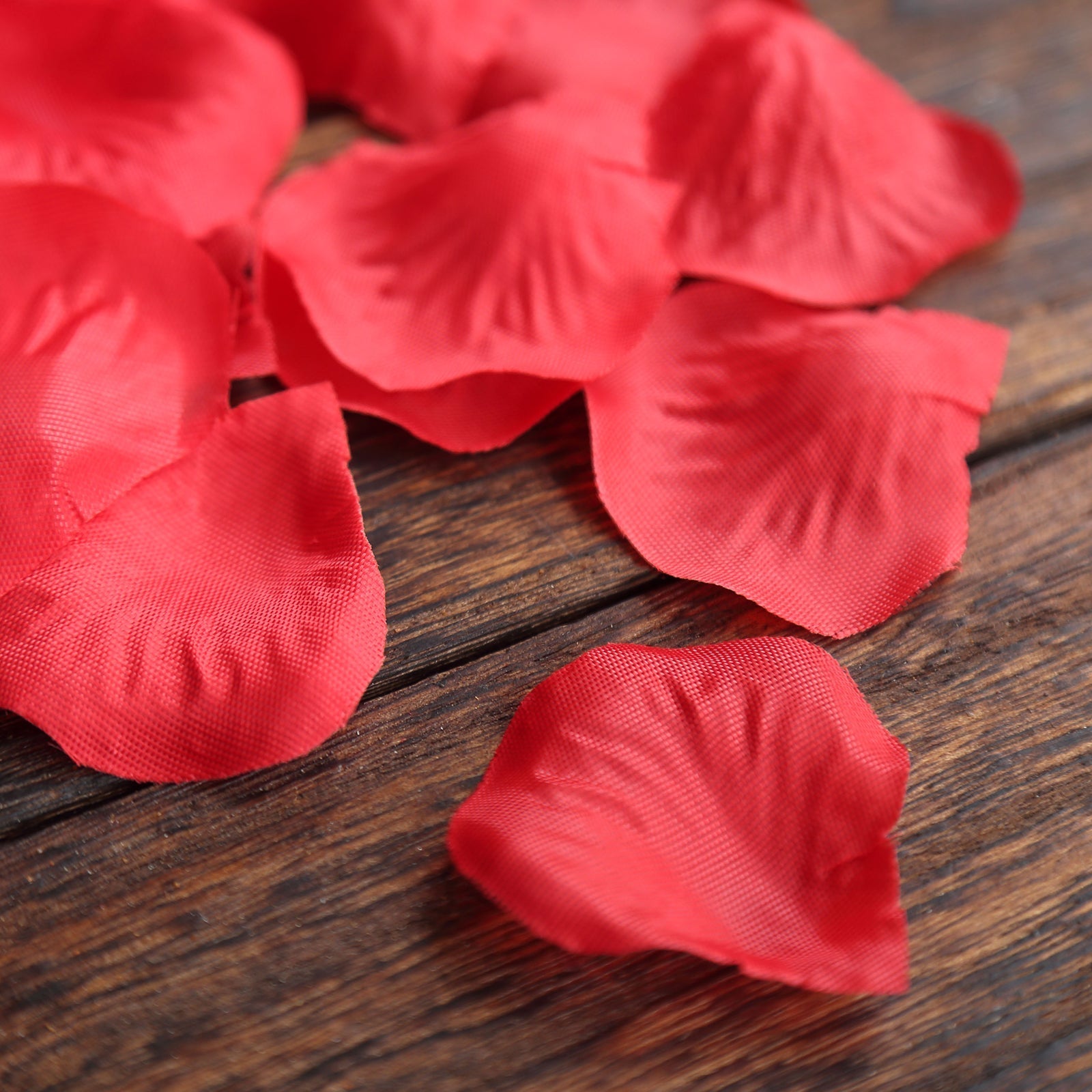 500-Pack Rose Petals Round Design Red Silk Confetti - Decorative Scatters for Tables and Floors